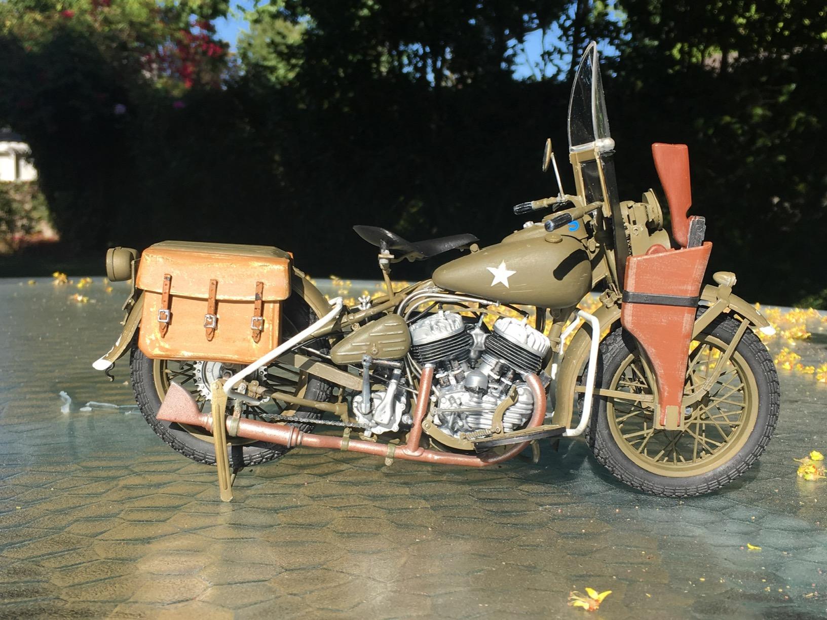 Harley Davidson WLA 750 WWII Military Motorcycle 1:9 Scale - Plastic Model Kit 7401 customer photo 2