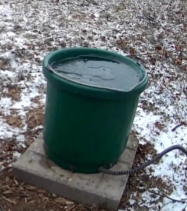 Farm Innovators Heated Water Bucket, 200W Heating Power - 16 Gallon Plastic Bucket with Replaceable Heating Element for Livestock Watering & Feeding customer photo 2