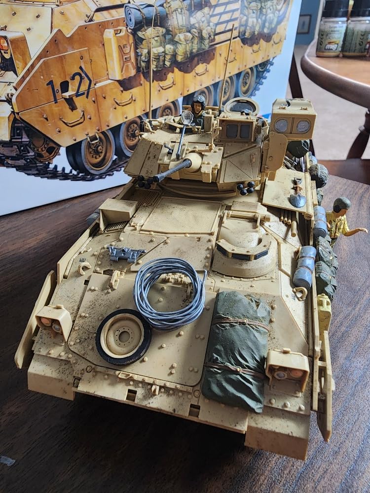 Tamiya 35264 Desert Storm 1:35 U.S. M2 A2 Bradley IFV (2) customer photo 1