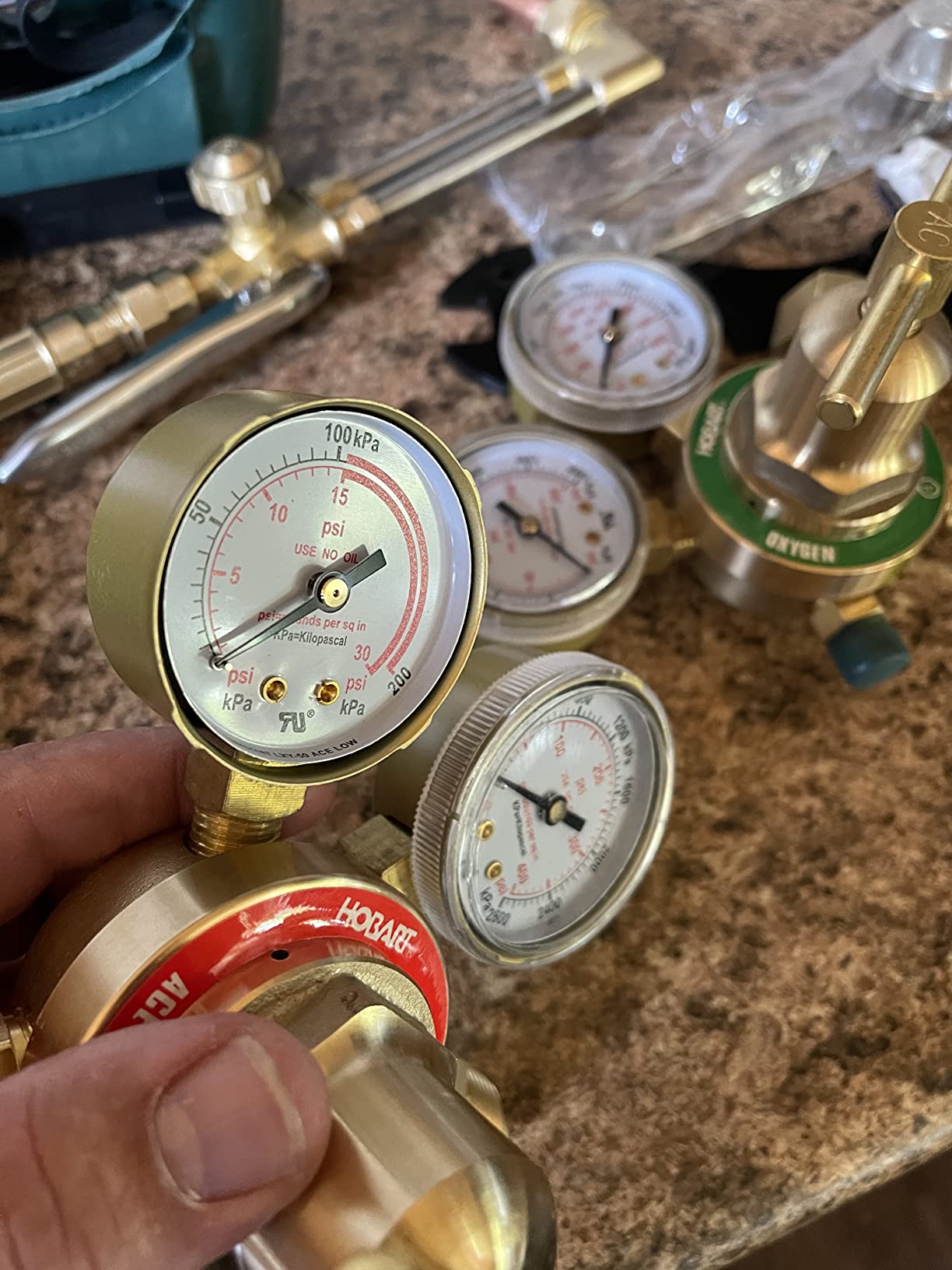 Hobart 770502 Medium-Duty Oxy-Acetylene Cutting & Welding Torch Kit with Forged Brass Handle, Reverse-Flow Check Valves, Tips, Goggles, Regulators, Hose customer photo 1