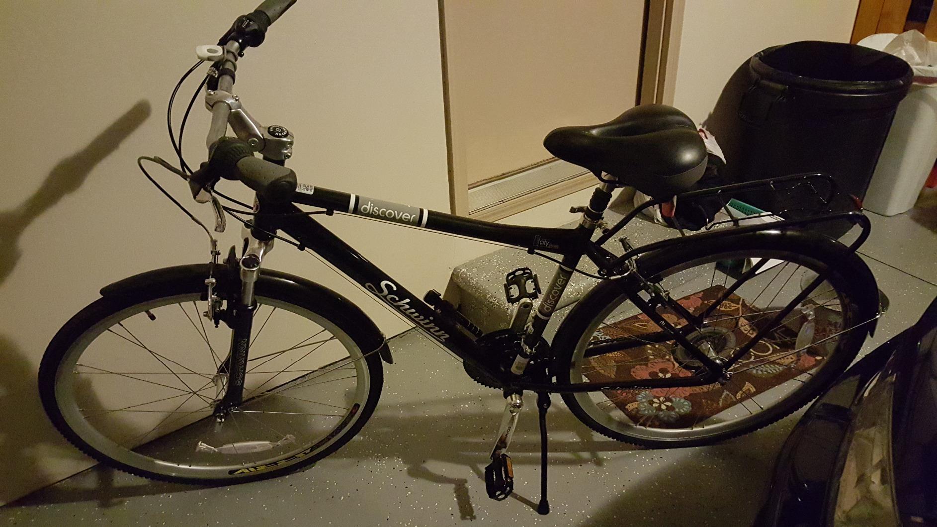 Schwinn Discover Hybrid Bike, Mens and Womens, 21-Speed Hybrid Bicycle, Aluminum Frame, Front Suspension, Alloy Linear Pull Brakes, Adult Bicycle customer photo 2