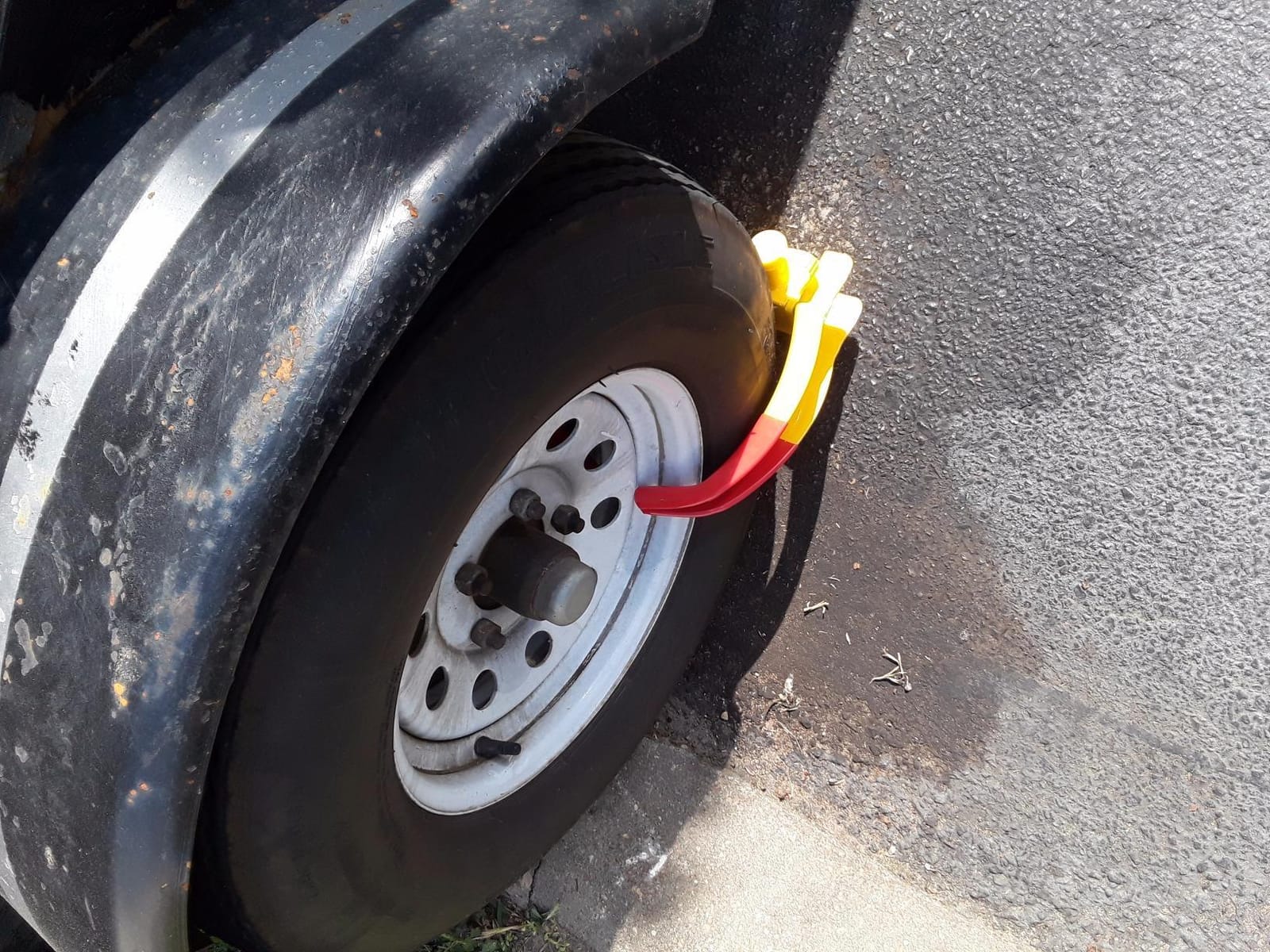 TRIMAX TCL65 - Trailer Wheel Lock - Fits 6