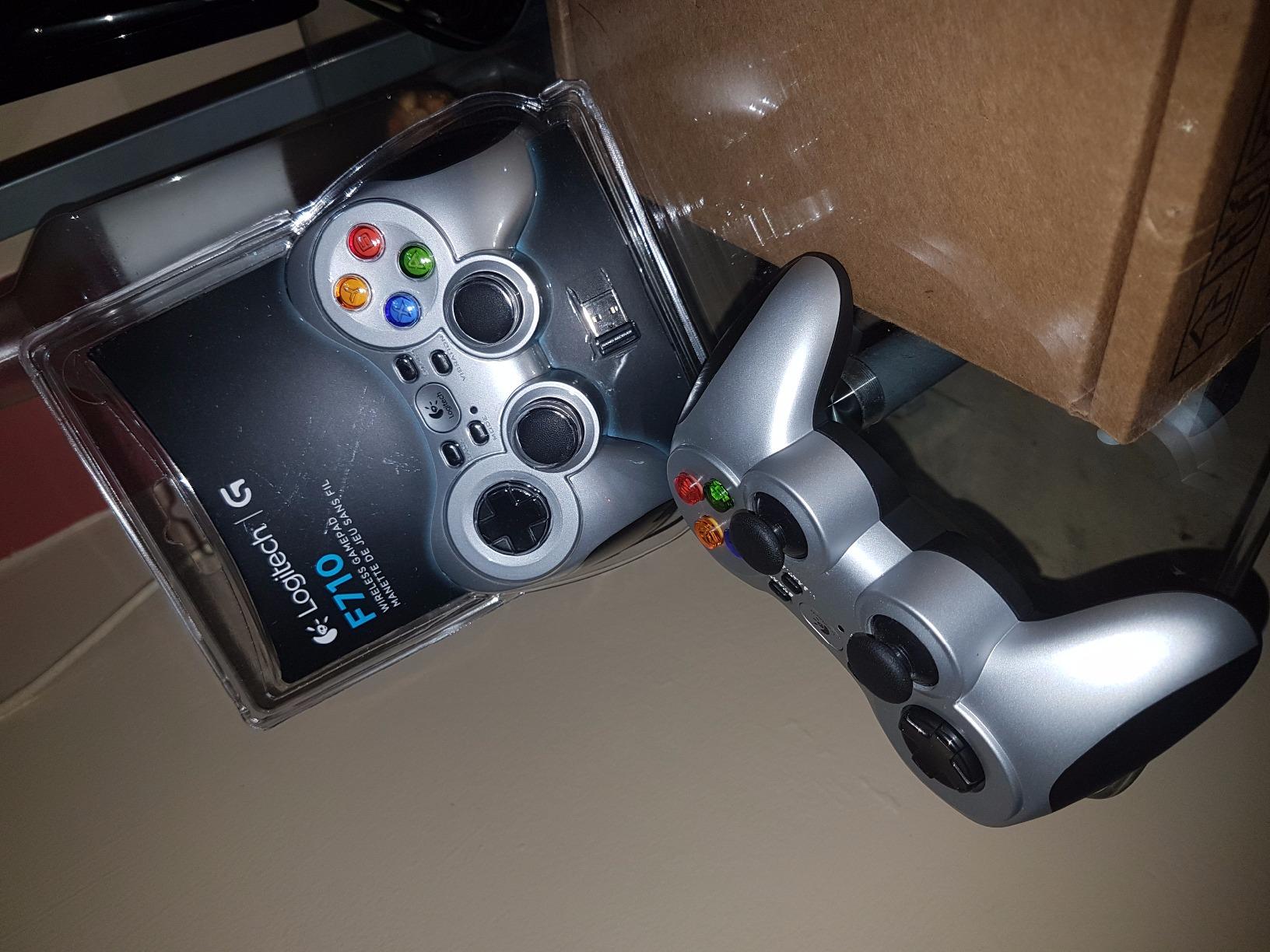 Logitech G F710 Wireless Gamepad with USB Nano Receiver - Grey/Black customer photo 2