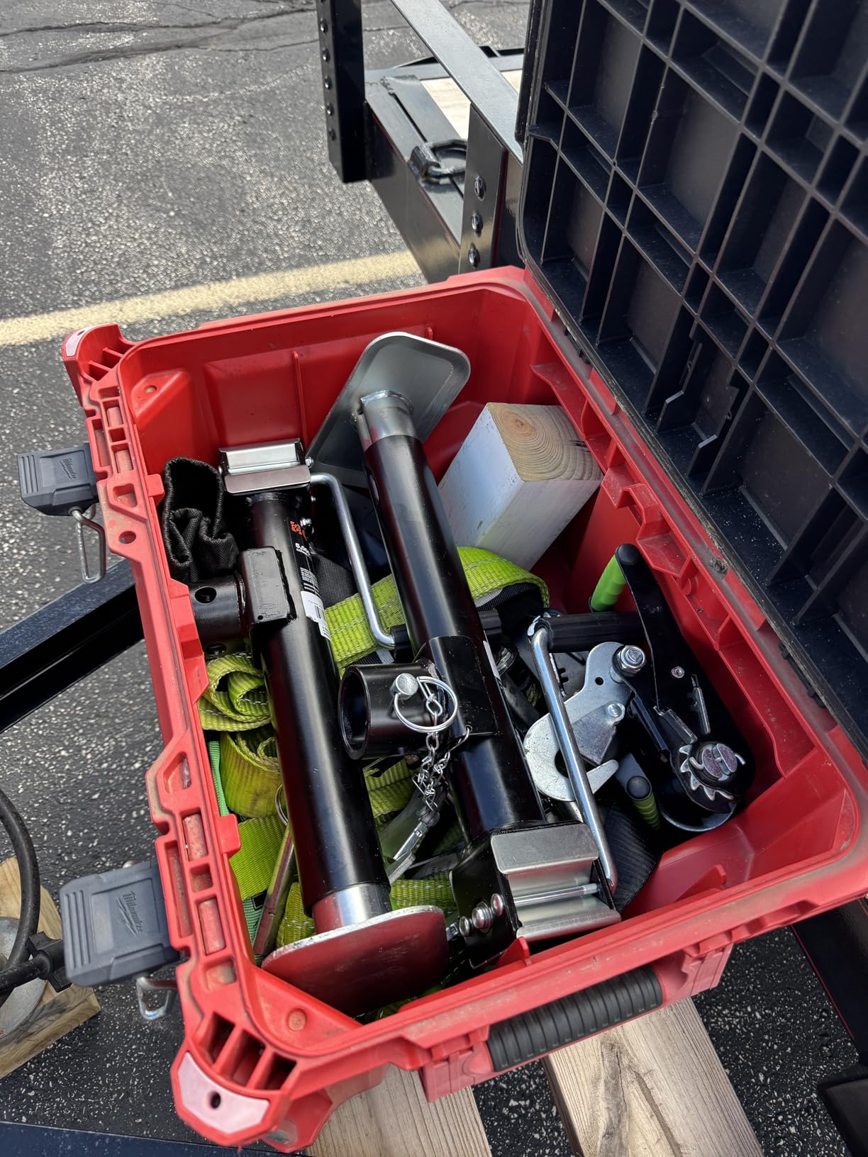 CURT 28354 Weld-On Pipe-Mount Swivel Trailer Jack, 5,000 lbs., 10 Inches Vertical Travel customer photo 2