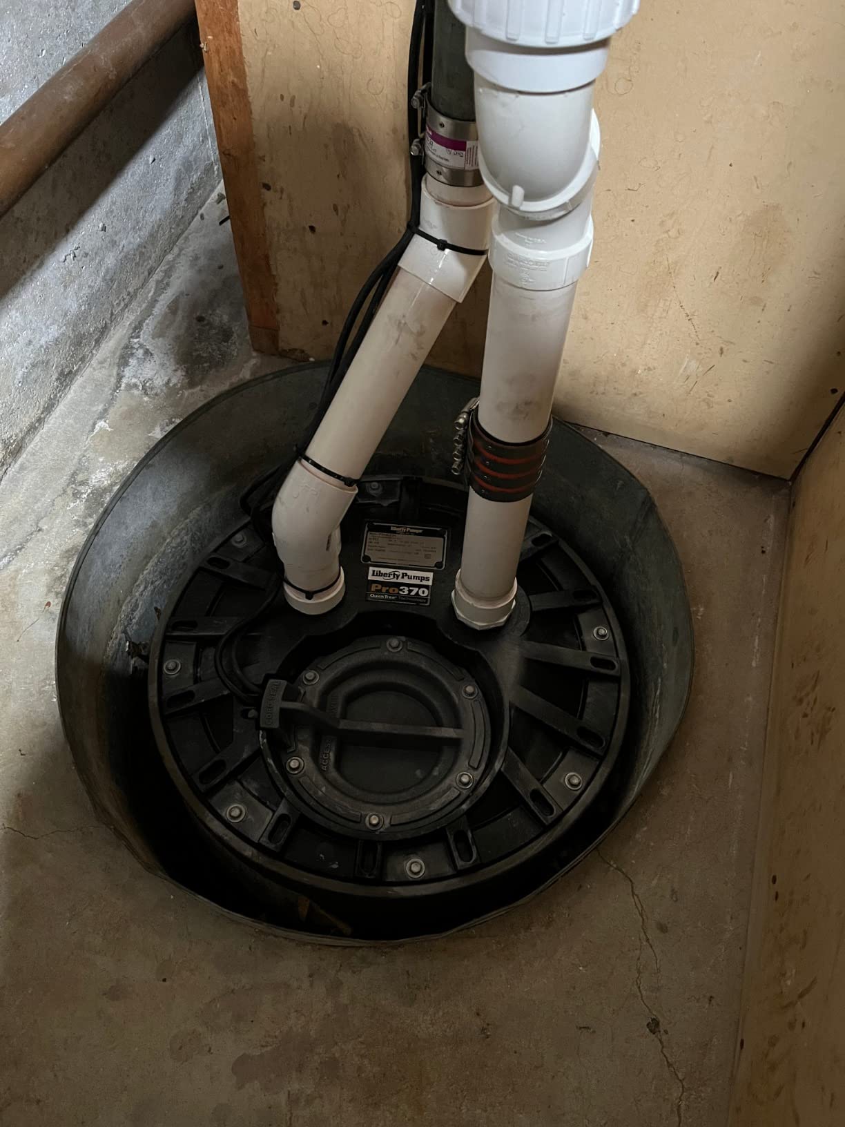 Liberty Pumps P372LE51 Sewage Pump System, 1/2HP, 115V, 2