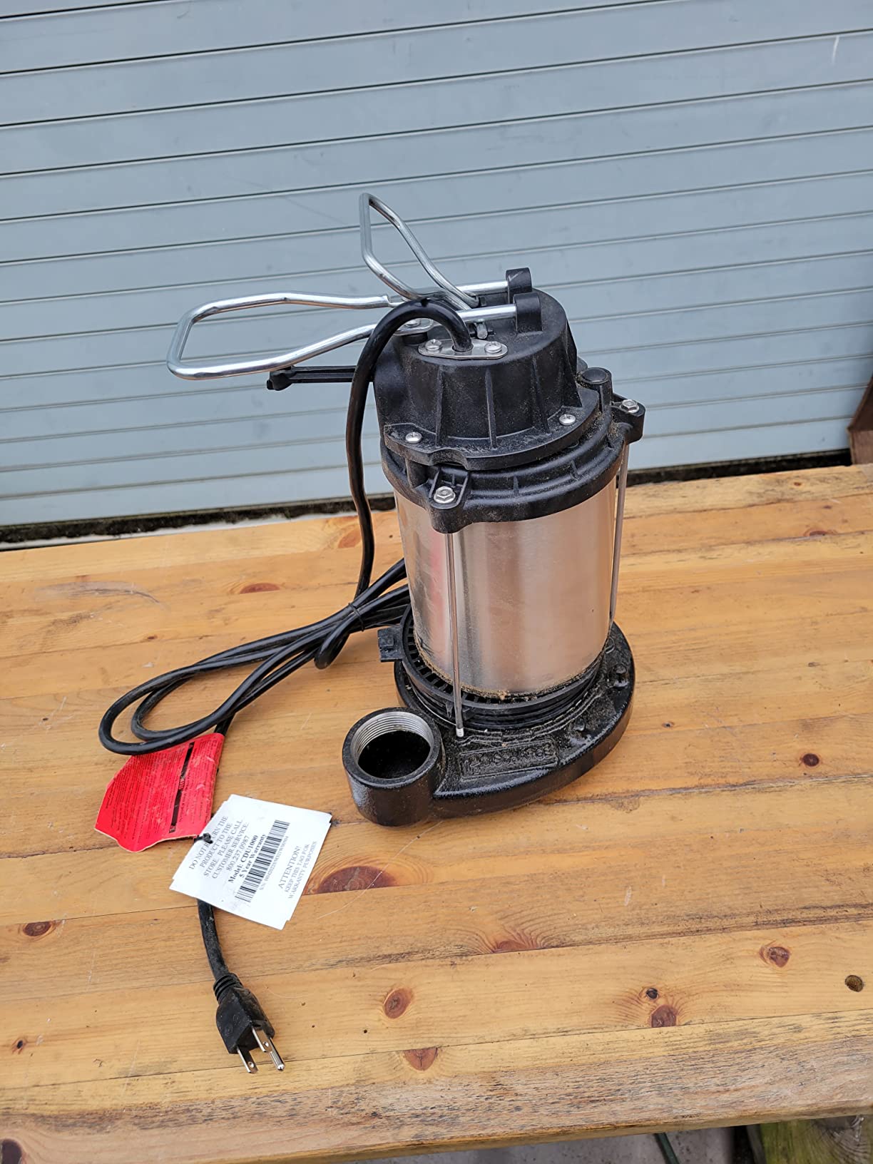 WAYNE CDU1000 1 HP Submersible Sump Pump - Cast Iron & Stainless Steel, Integrated Vertical Float Switch, 6,100 GPH, 5-Year Warranty, Assembled in USA customer photo 1