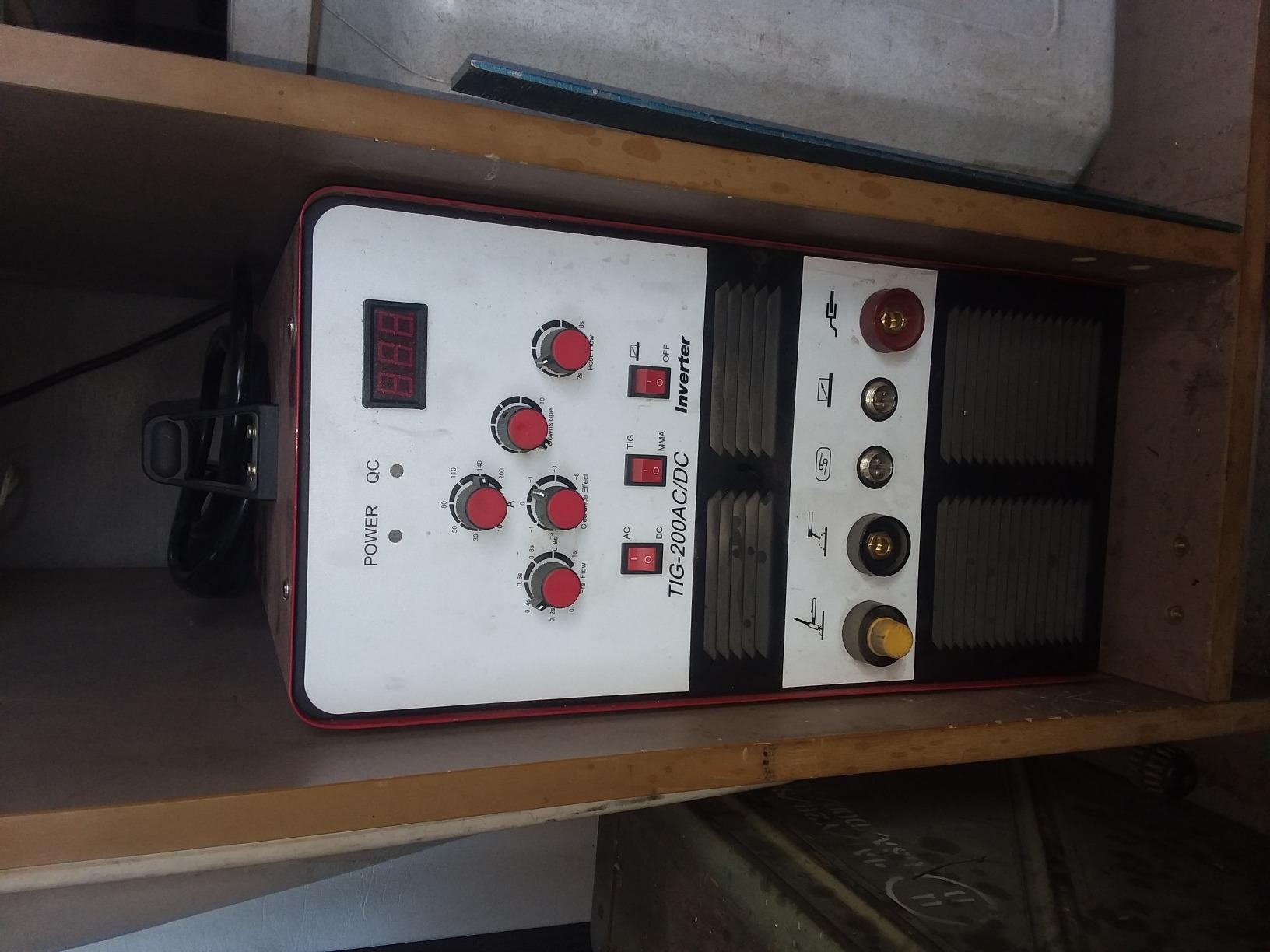 LOTOS TIG200ACDC 200A AC/DC Aluminum Tig Welder with DC Stick/Arc Welder, Square Wave Inverter with Foot Pedal and Argon Regulator 110/220V Dual Voltage Brown customer photo 2