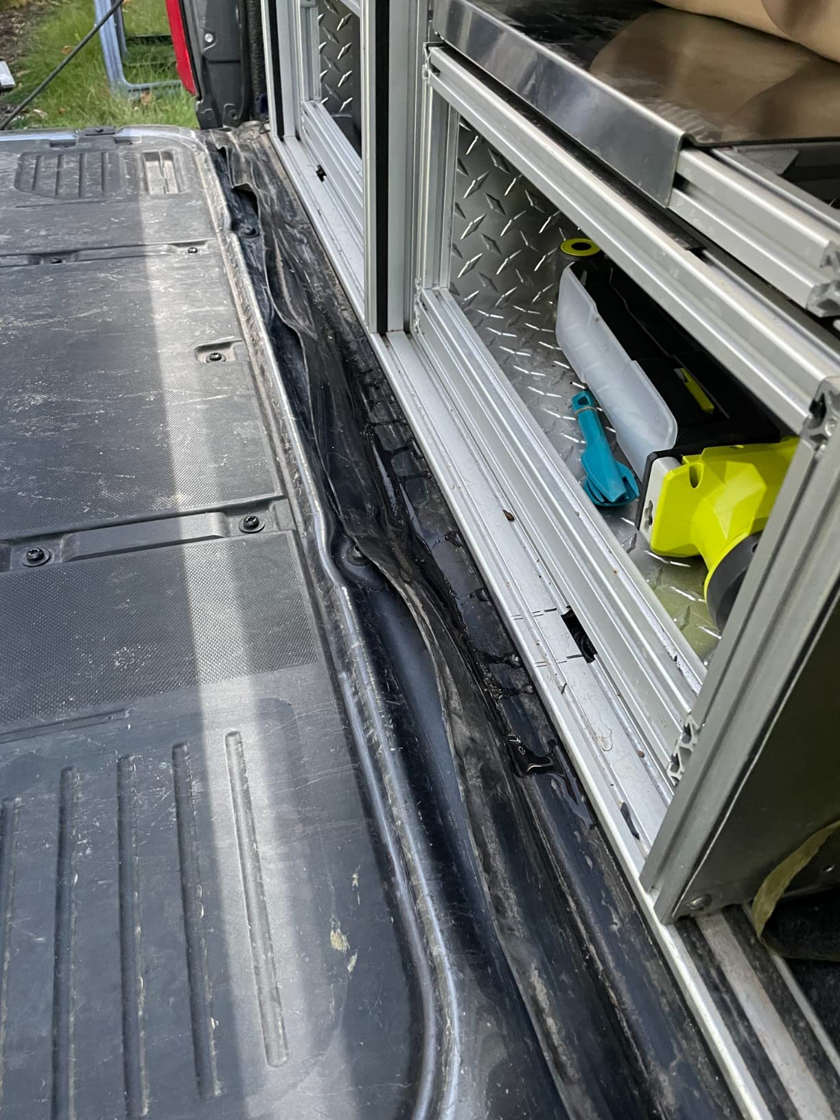 ESI ROK BLOCK Tailgate Gap Cover 4.25
