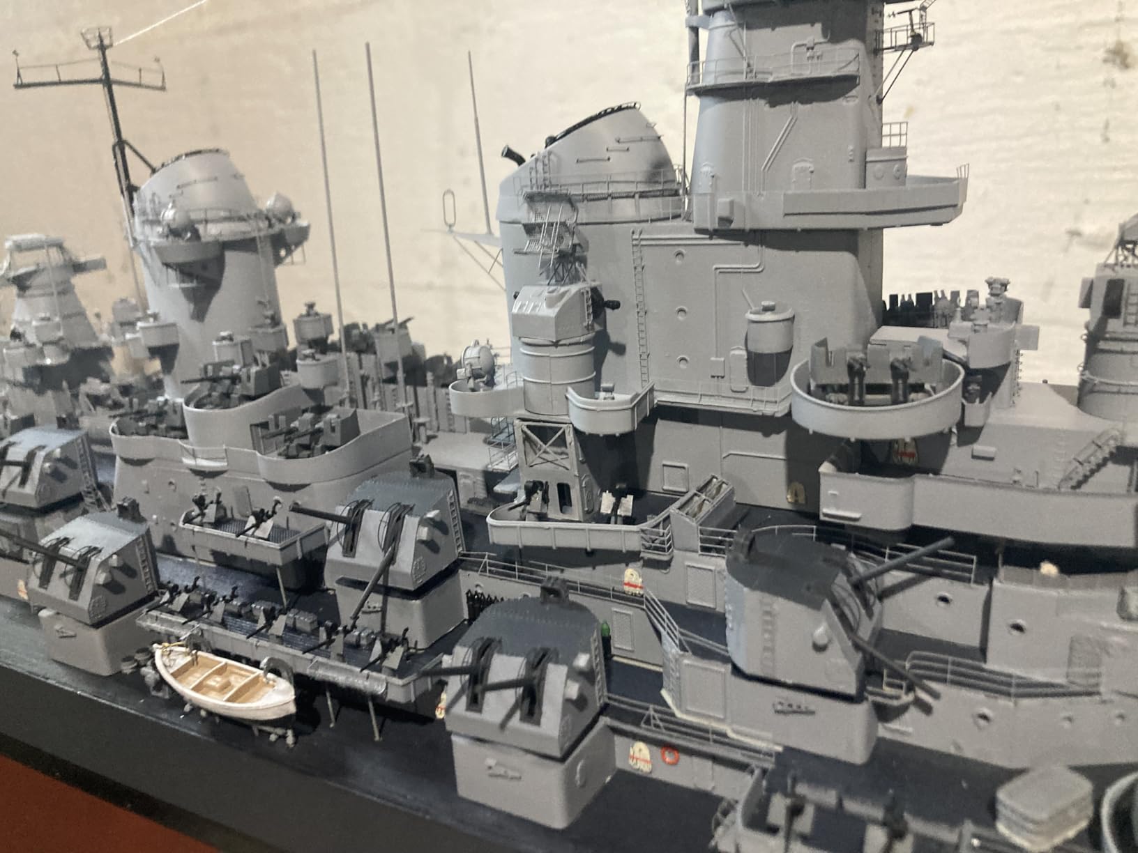 Trumpeter USS Missouri BB-63 Model Kit (1/200) customer photo 2