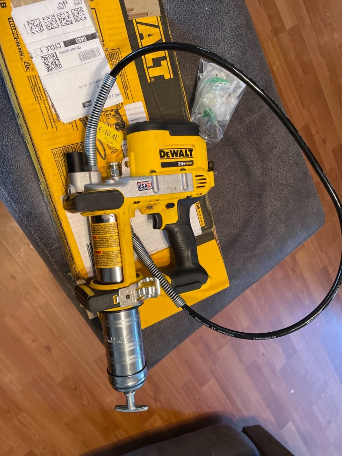 DEWALT Grease Gun 20V MAX, Cordless Electric Grease Gun 42