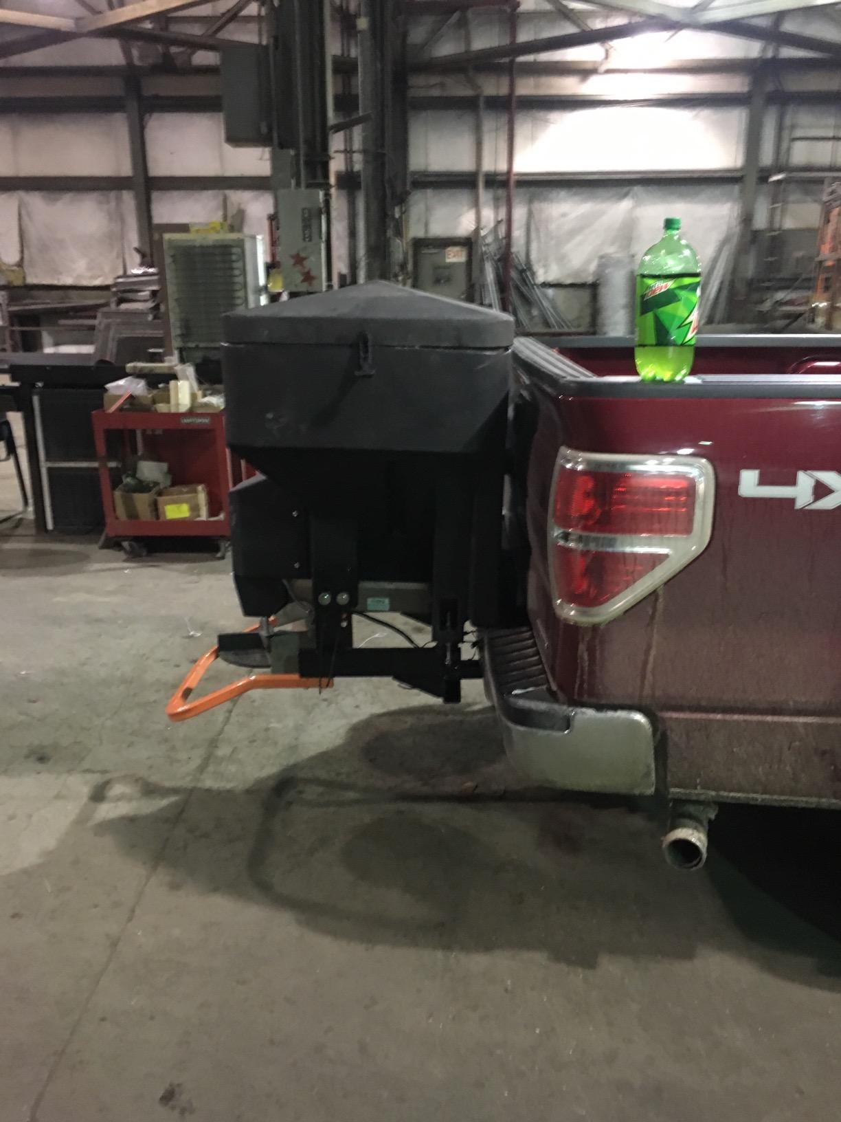 Buyers Products SaltDogg TGS03 Tailgate Salt Spreader, Made In The USA, 8 cu ft/600 lb Capacity, Horizontal Auger Feed, Commercial Salt Spreader For Truck Tailgate, Receiver Hitch Mount customer photo 1