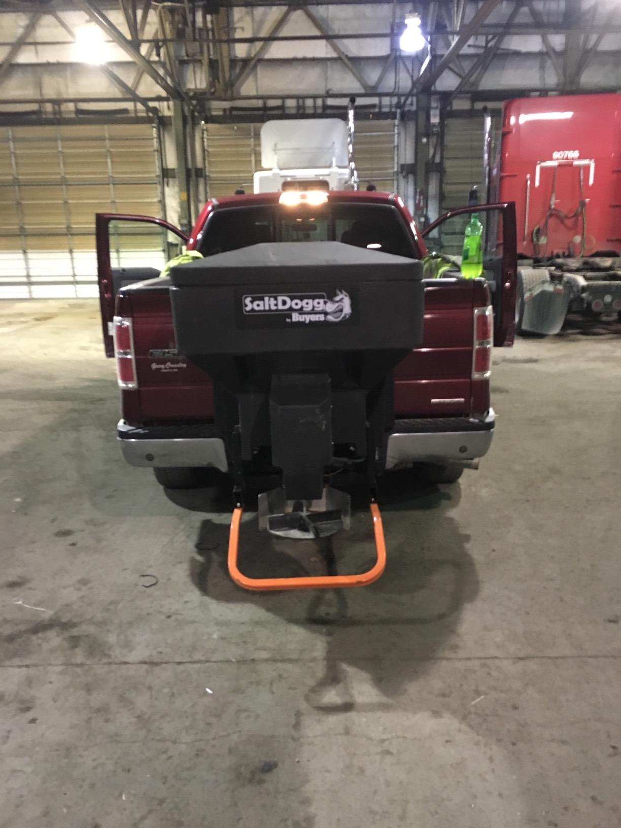 Buyers Products SaltDogg TGS03 Tailgate Salt Spreader, Made In The USA, 8 cu ft/600 lb Capacity, Horizontal Auger Feed, Commercial Salt Spreader For Truck Tailgate, Receiver Hitch Mount customer photo 2