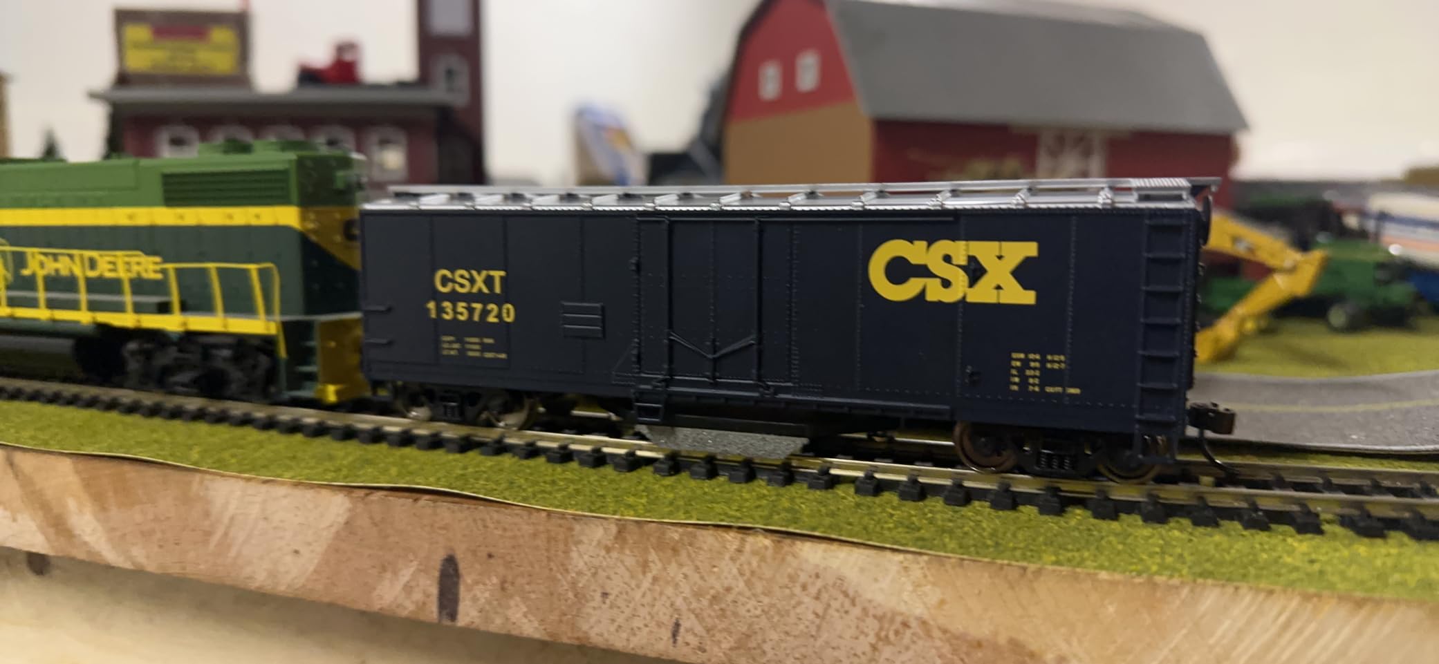 Walthers Trainline Track CN Cleaning Car customer photo 1