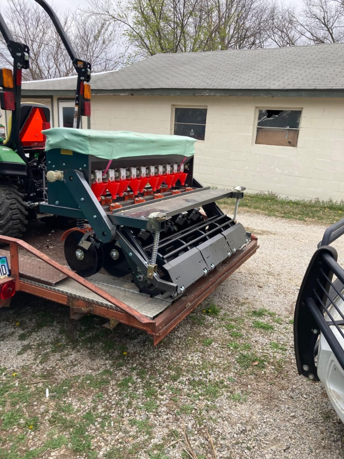 Field Tuff FTF-603PTS 3-Point Seeder, 60-Inches customer photo 2