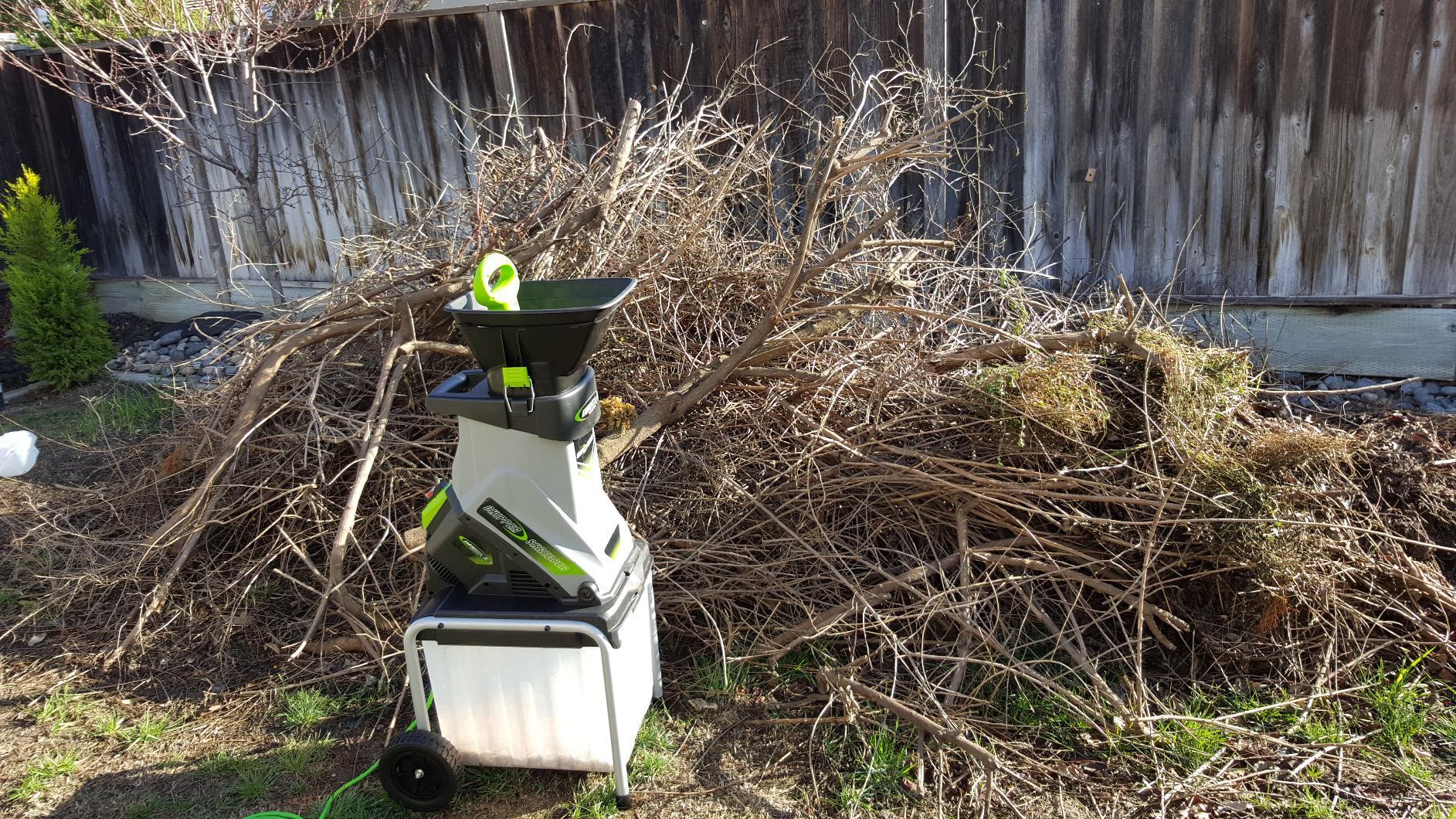 Earthwise GS70015 15-Amp Garden Corded Electric Chipper, Collection Bin customer photo 2