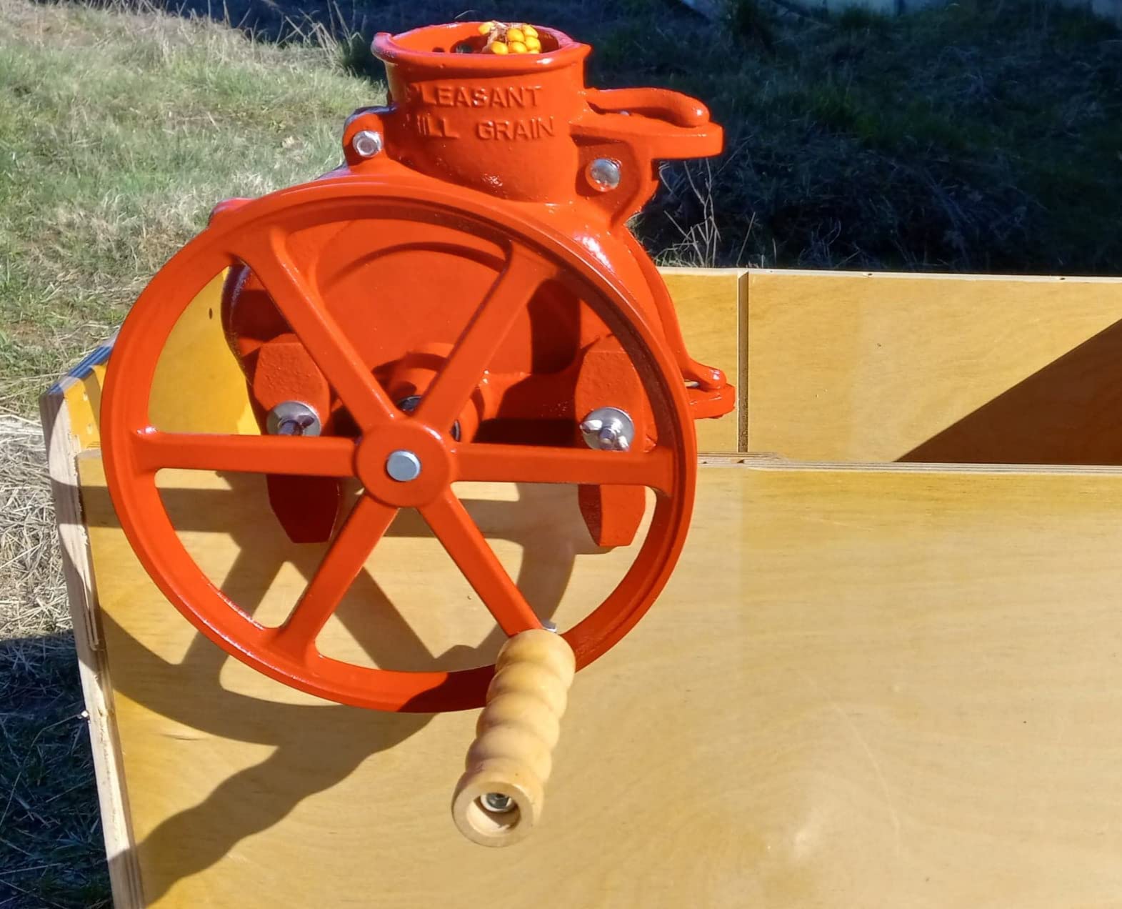 Maximizer Corn Sheller (Red), Manual Hand Crank Thresher, Walnut Shucker/Huller customer photo 2