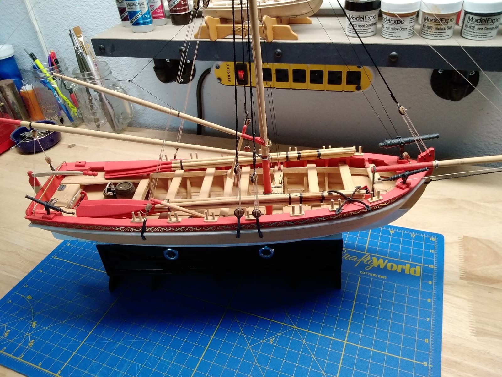 Model Shipways 18th Century Longboat Wood Model Kit 1:48 - Beginner to Intermediate Level - True Plank-on-Frame - Model Boat Kit for Adults to Build customer photo 1