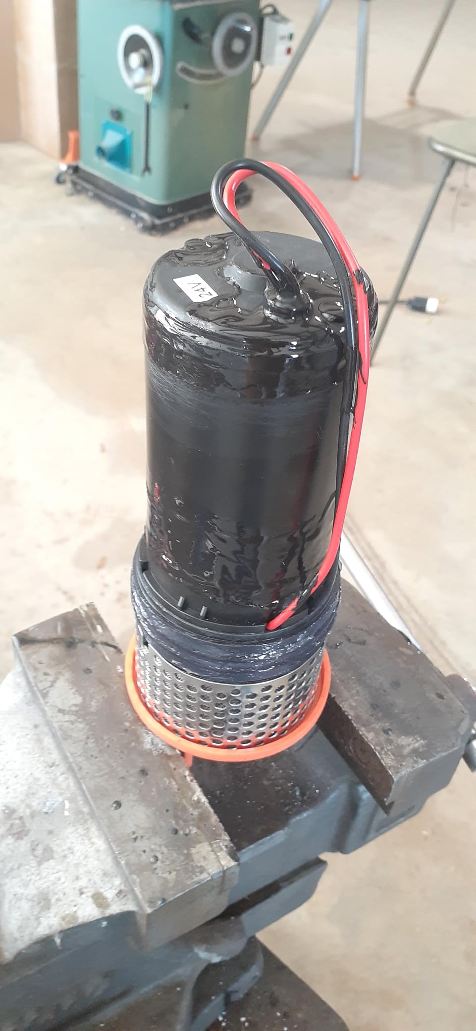 ECO-WORTHY 24V Submersible Deep Well Water Pump with 10ft Cable 1.6GPM 4