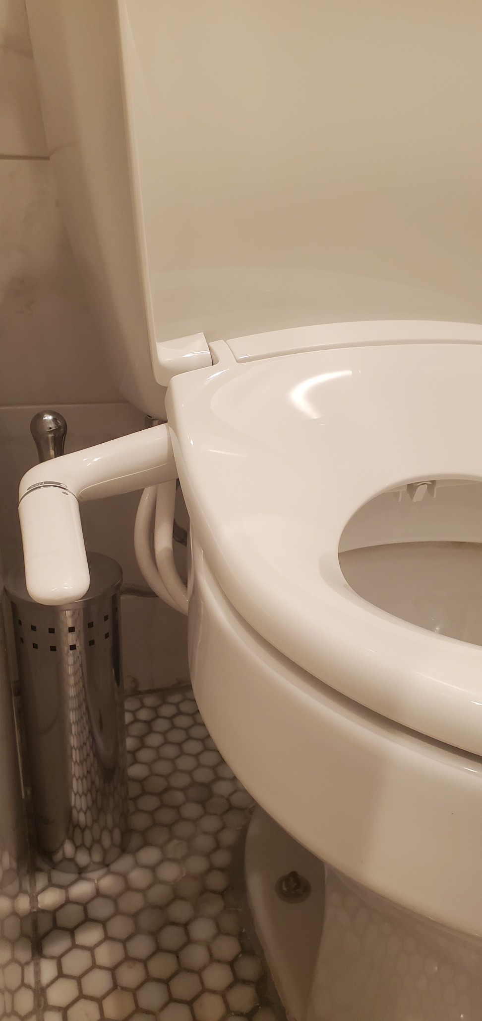 Kohler PureWash M250 Manual Elongated Bidet Toilet Seat, White, Quiet-Close Lid Prevents Slamming, Easy Installation with Quick-Release Hinges, Adjustable Spray Position & Pressure customer photo 2