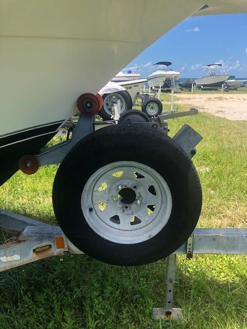 Camco EAZ-Lift Trailer Spare Tire Mount - Spare Tire Carrier Features Non-Permanent Mount & Fits Trailer Frames Up to 6 X 3 1/2-in - Constructed of Durable, Powder-Coated Steel (48474) customer photo 2