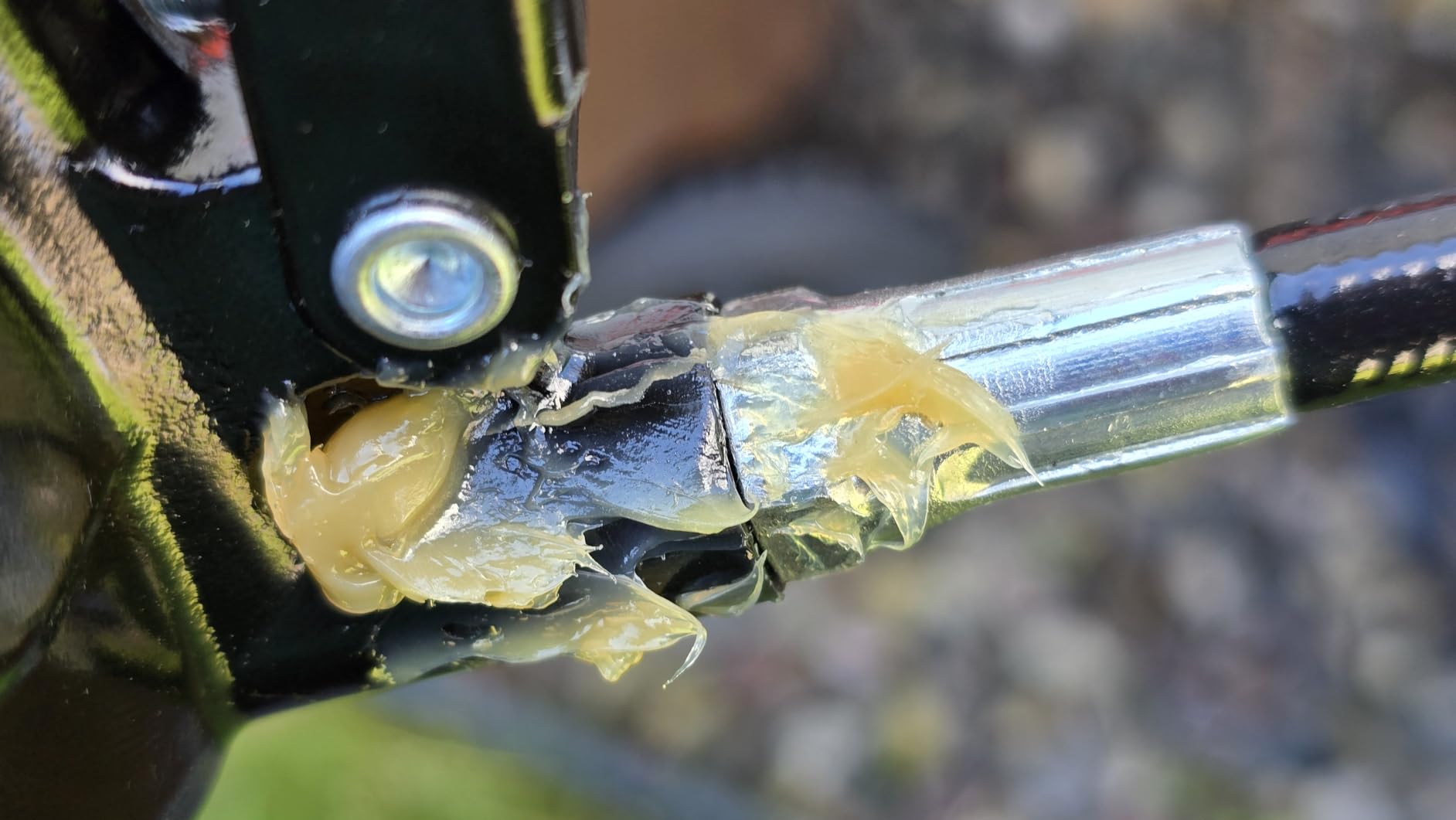 Professional Lever Action Grease Gun - Heavy Duty Construction | 10,000 PSI Max Pressure customer photo 2