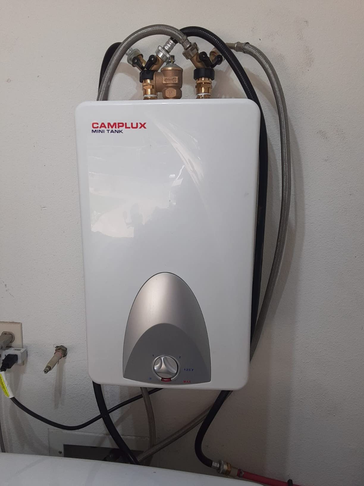 CAMPLUX Electric Mini-Tank Water Heater ME40 4.0 Gallons, Point of Use No Wait for Hot Water Under Kitchen Sink 120V 1440W, Wall or Floor Mounted, UL Listed customer photo 1