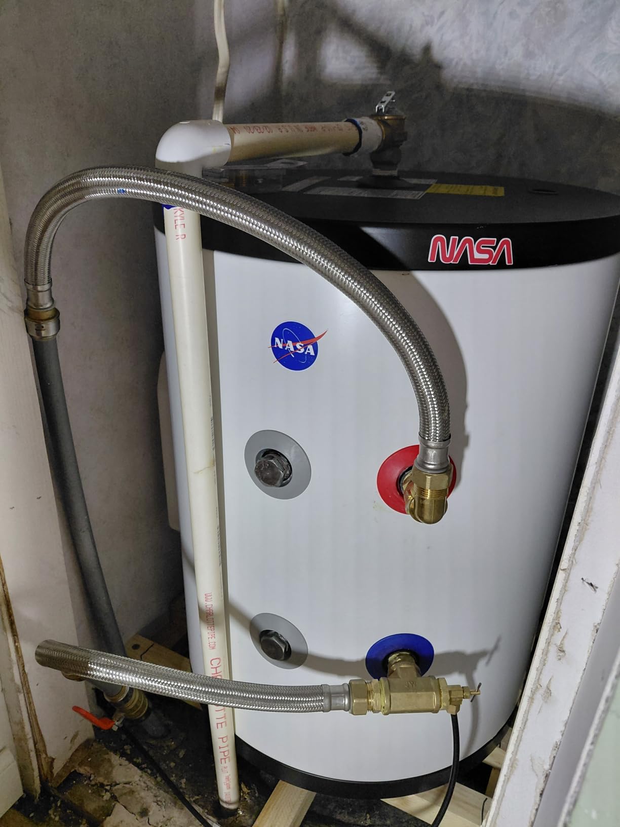 CAMPLUX Electric Mini-Tank Water Heater ME40 4.0 Gallons, Point of Use No Wait for Hot Water Under Kitchen Sink 120V 1440W, Wall or Floor Mounted, UL Listed customer photo 2