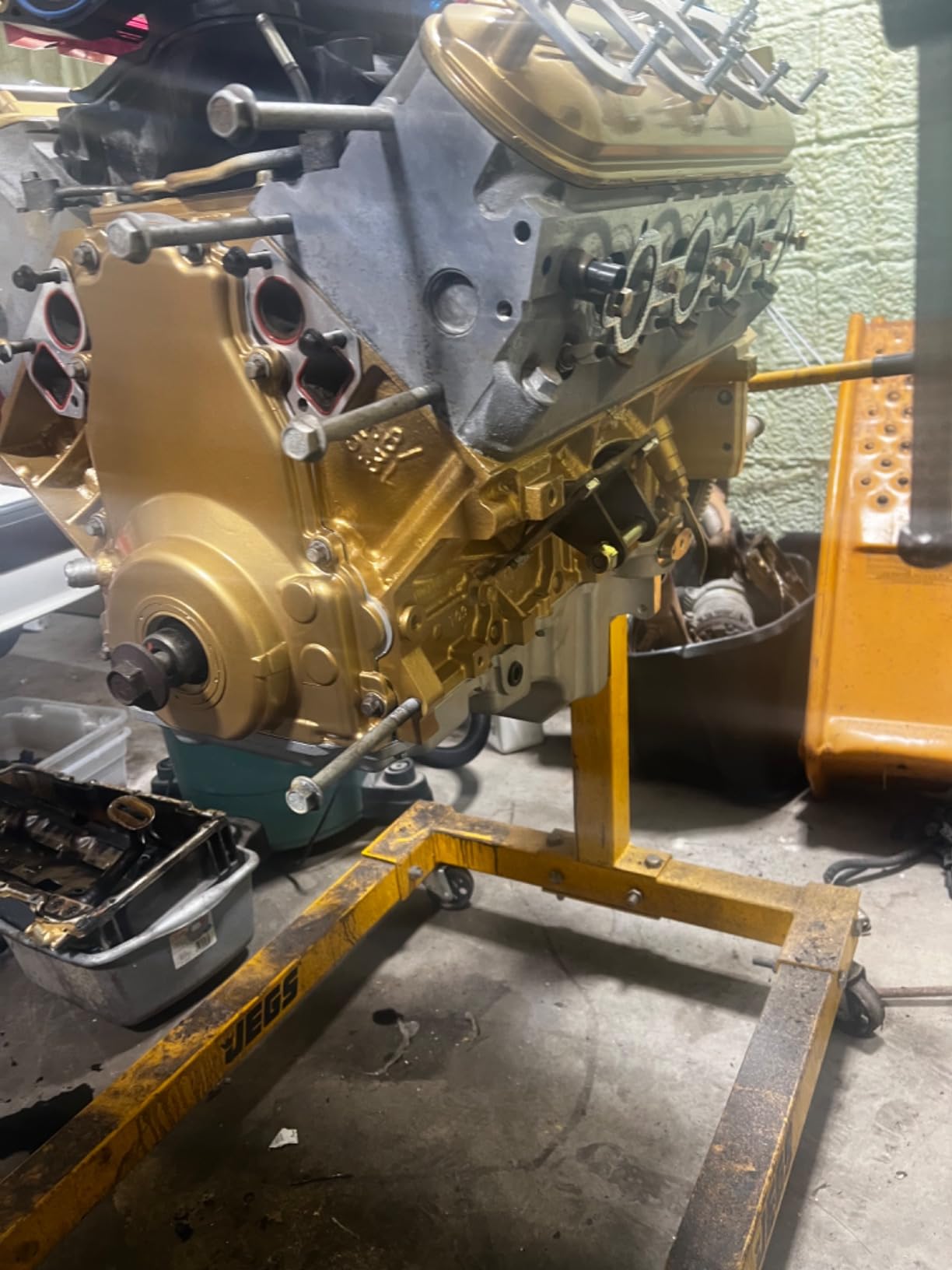 JEGS Engine Stand | Yellow Finish | 1250 LBS Capacity | 360 Degree Adjustable Mounting Head | Easy Assembly | Disassembly | 4 Ball-Bearing Swivel Caster Wheels | Heavy-Duty Square Steel Frame customer photo 1