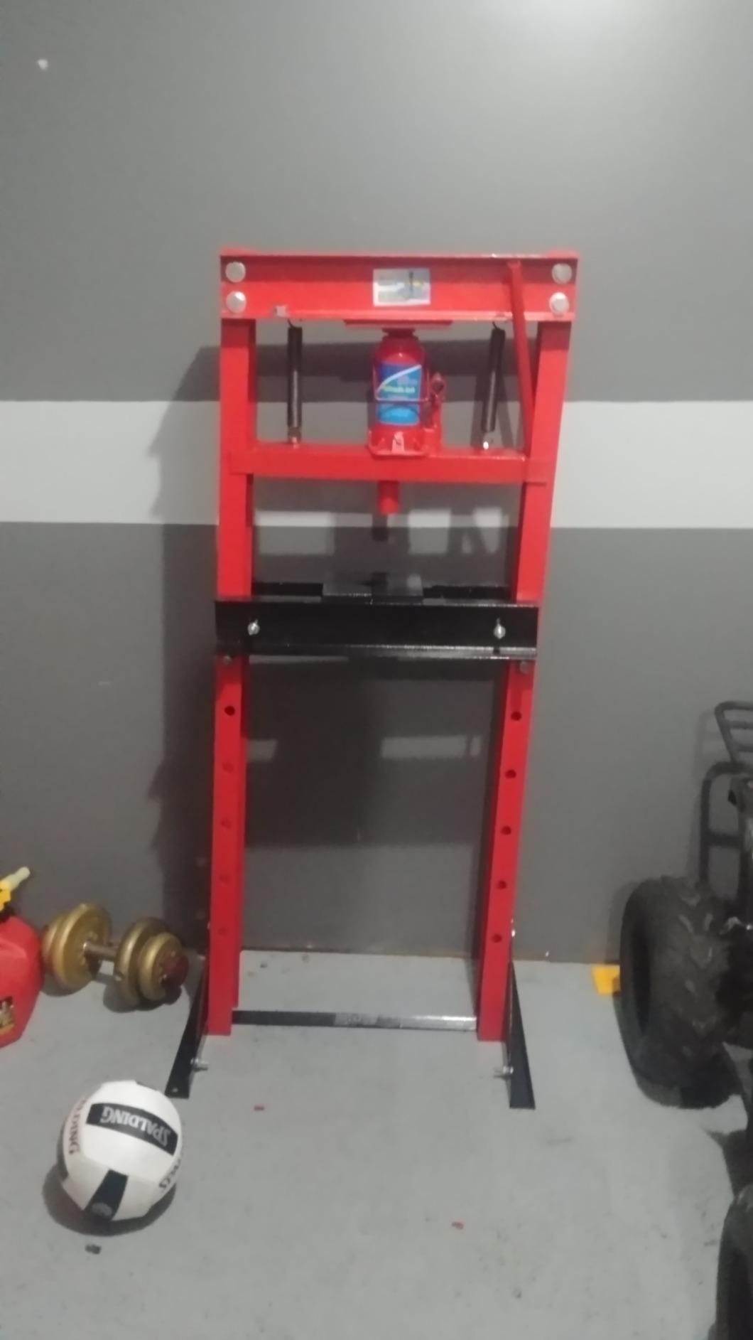 Hydraulic Shop Press Floor Press H Frame Load Capacity 20 Ton, Overall Height 61 in, Suitable for Automotive Repair Shops, Home Garages customer photo 1