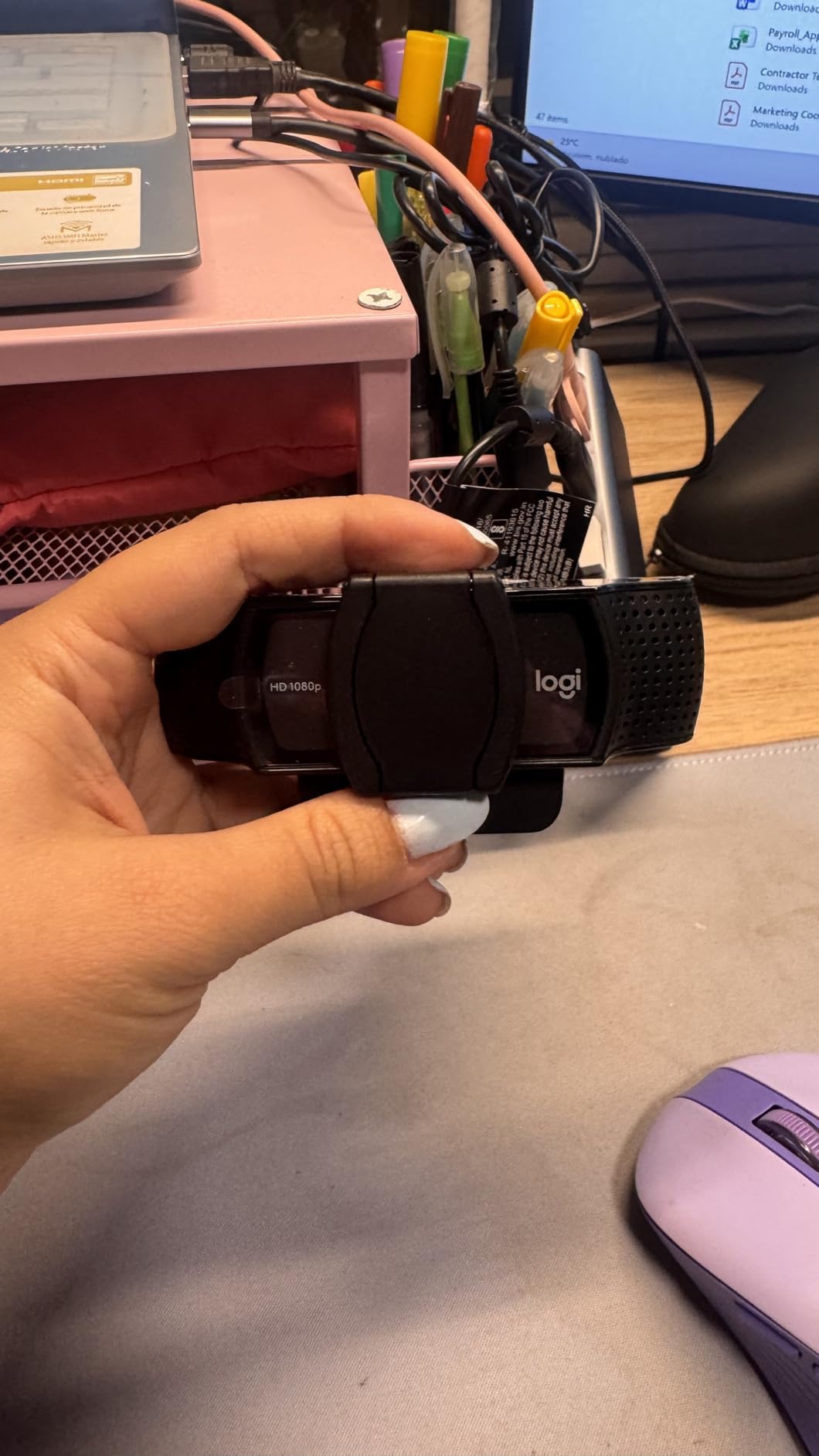 Logitech C920S HD Pro Webcam Full 1080p/30fps Video Calling Clear Stereo customer photo 1