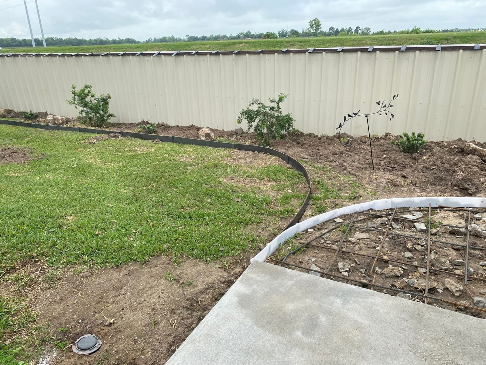 Edge Right - Hammer-in Landscape Edging - 48-inch Strips - 6-inch Depth 1/4-inch Rounded top COR-Ten Steel (5 Pack) customer photo 1