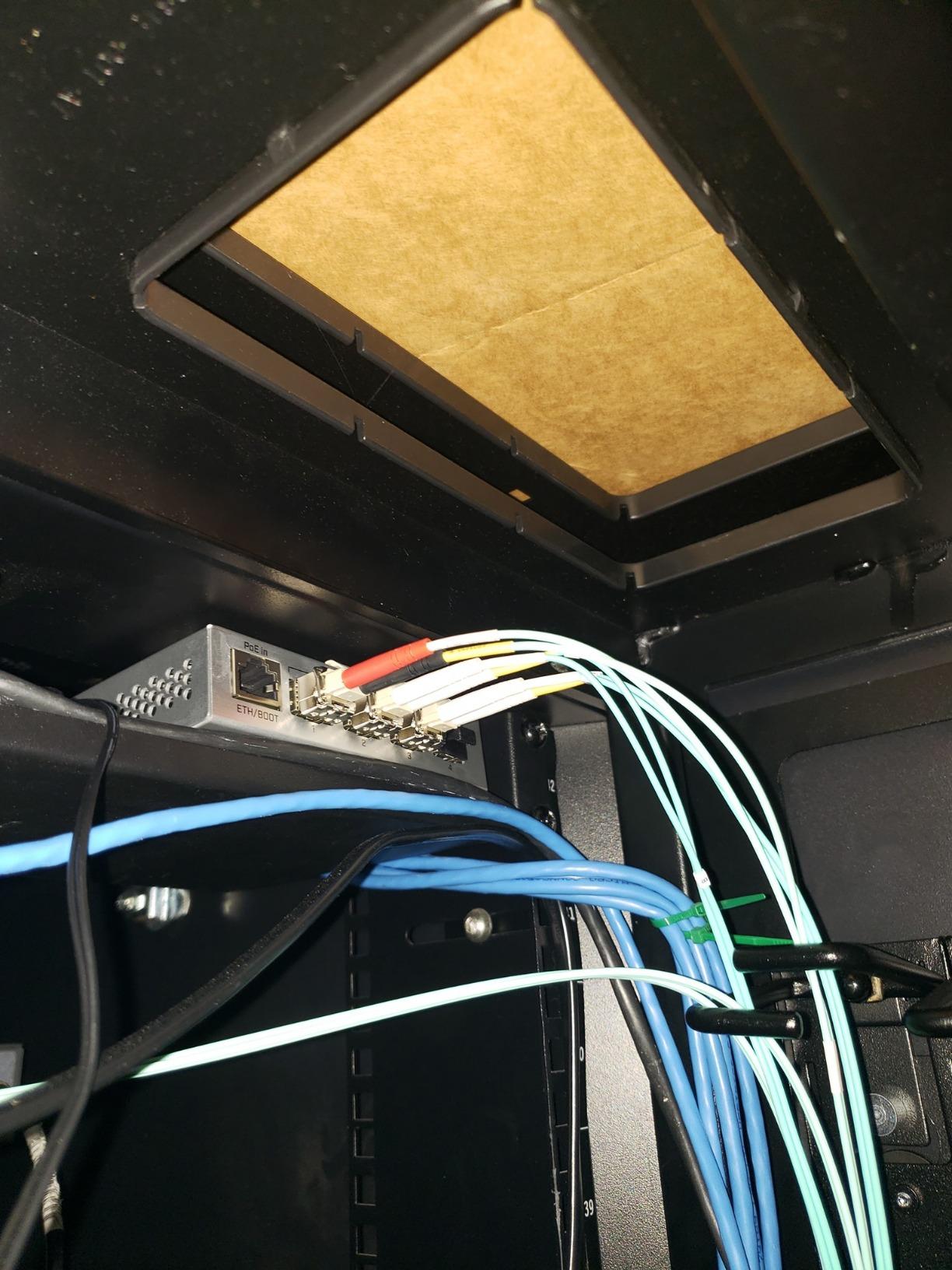 MikroTik CRS305-1G-4S+IN 4-Port 10G SFP+ Managed Switch customer photo 1