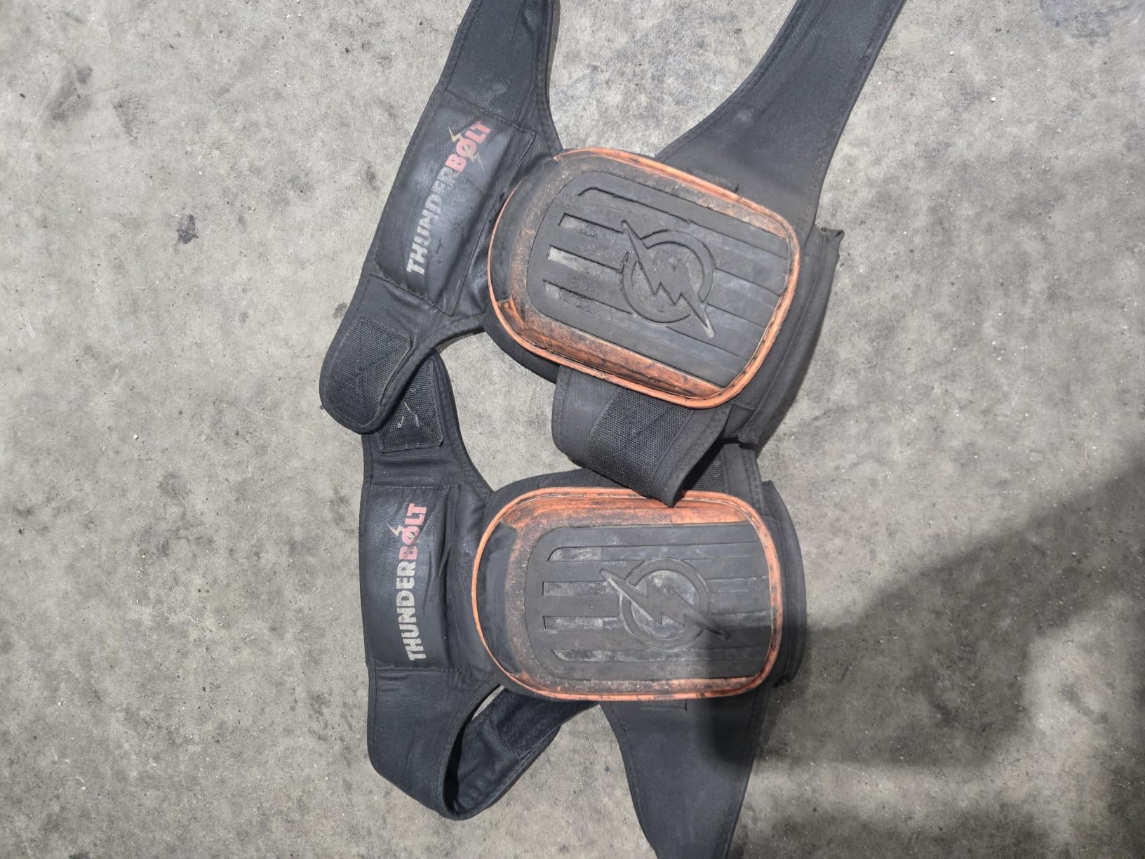 Thunderbolt Knee Pads for Men Construction Knee Pads for Work for Men and Women with Double Gel for Gardening Flooring Roofing Heavy Duty with Extra Thick Foam and Strong Adjustable Non-Slip Straps customer photo 2