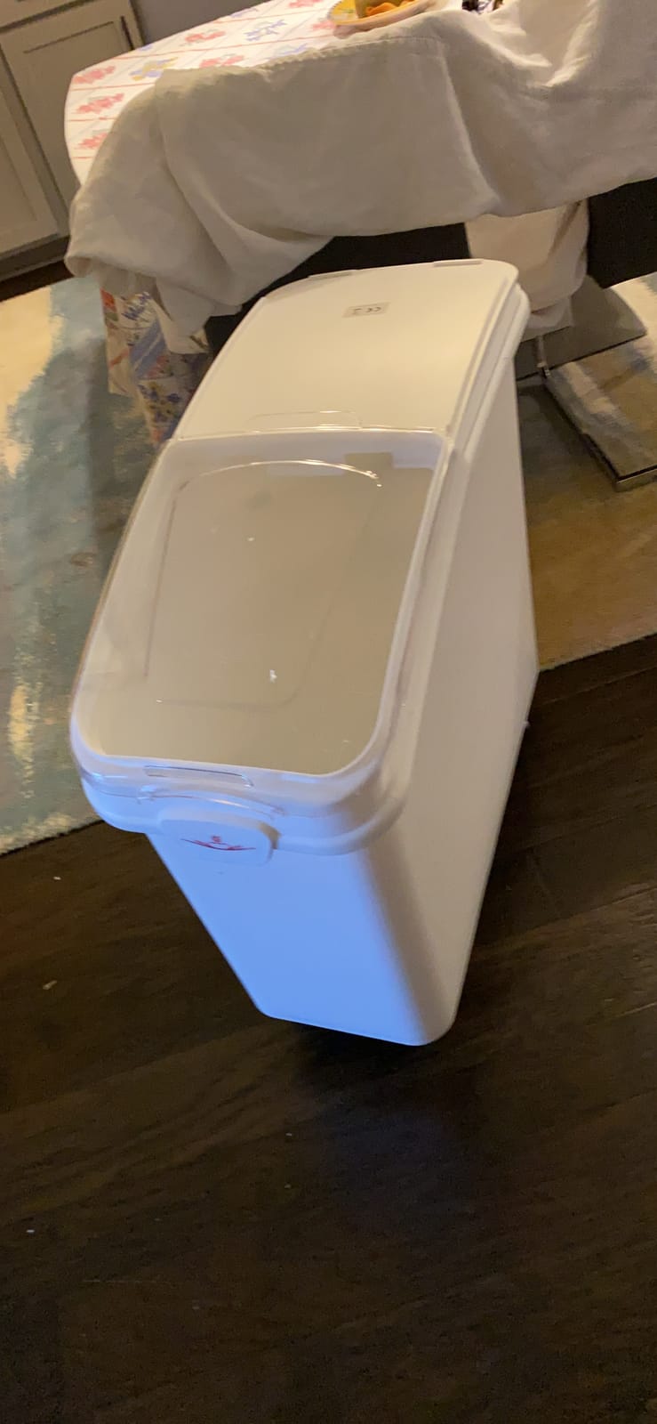 VEVOR 21 Gallon Ingredient Bin with Scoop 400 Cup Ingredient Bin with Sliding Lid Commercial Food Storage for Kitchen & Commercial Food Storage, Includes Sliding Lid, Ingredient Grain Cereal Flour Bin with Wheels customer photo 1