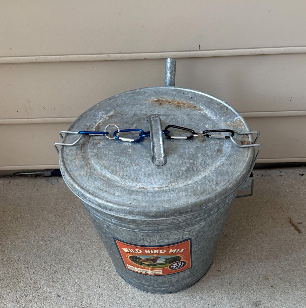 Audubon Woodlink Galvanized Steel Rustic Farmhouse Bird Food and Seed Locking Storage Bucket Bin with Scoop, Holds up to 16.5 Quarts or 25 Pounds customer photo 2