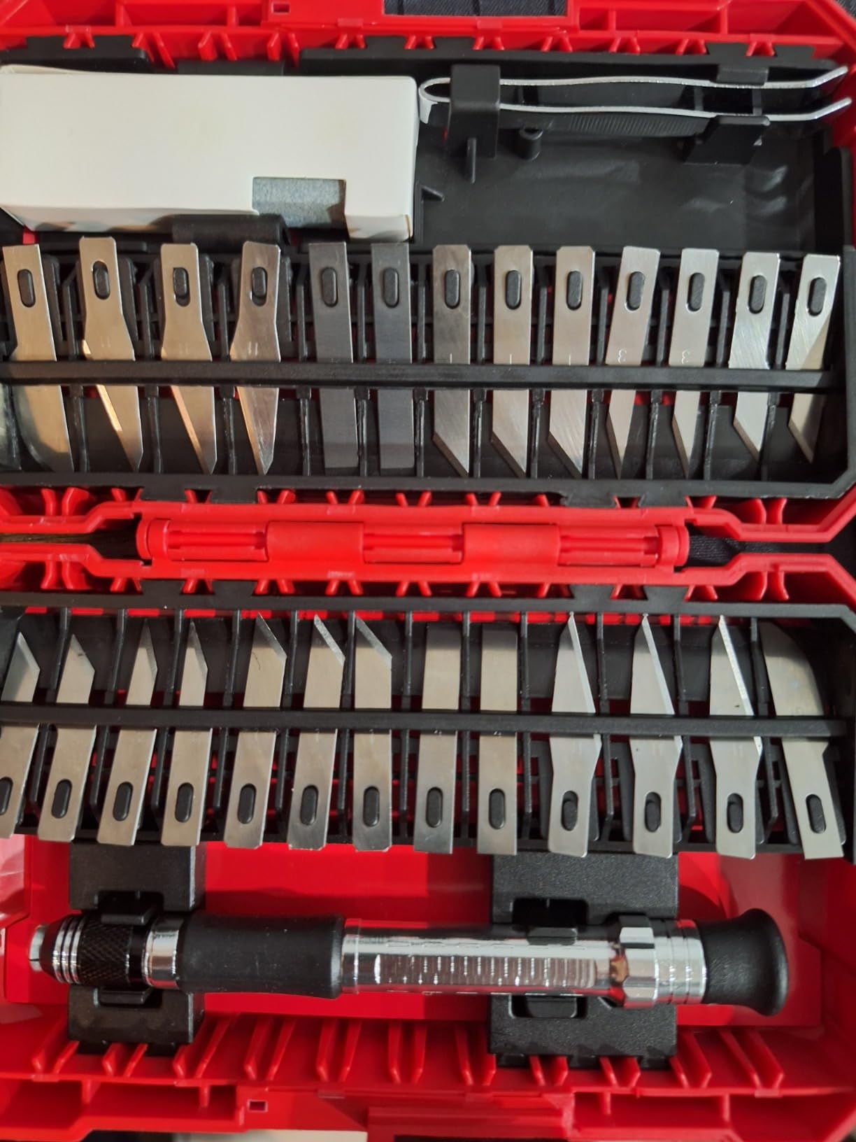 Amazon Basics 29-Piece Precision Hobby Knife Set with Razor-Sharp Blades, Modeling Tools, Anti-Slip Rubber Grip, Black, Silver, Red customer photo 1