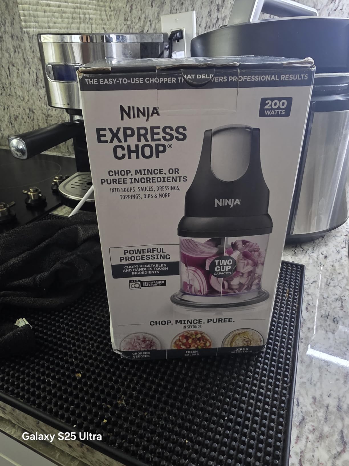 Ninja Food Chopper Express Chop with 200-Watt, 16-Ounce Bowl for Mincing, Chopping, Grinding, Blending and Meal Prep (NJ110GR) customer photo 2