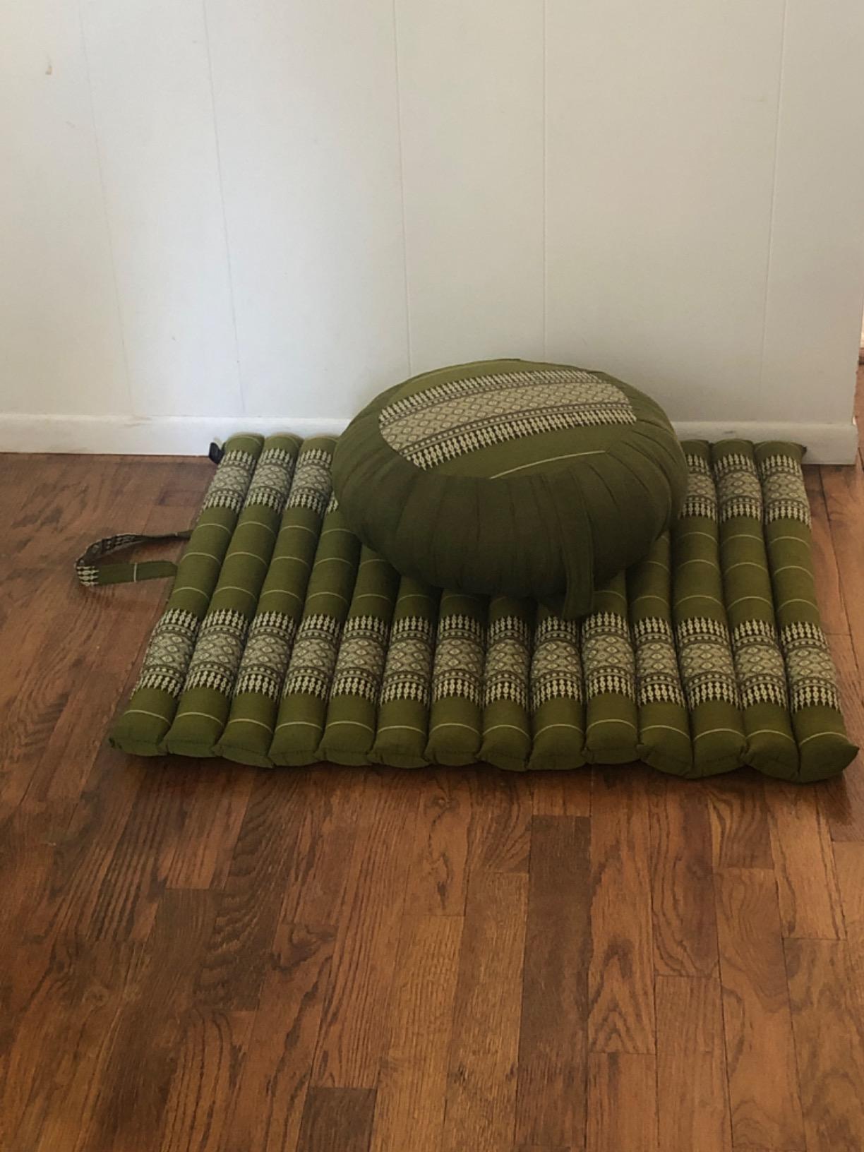 Leewadee Meditation Cushion Set - 1 Round Zafu Meditation Pillow and 1 Square Roll-Up Zabuton Meditation Mat, Pillows Bundle Filled with Kapok customer photo 2