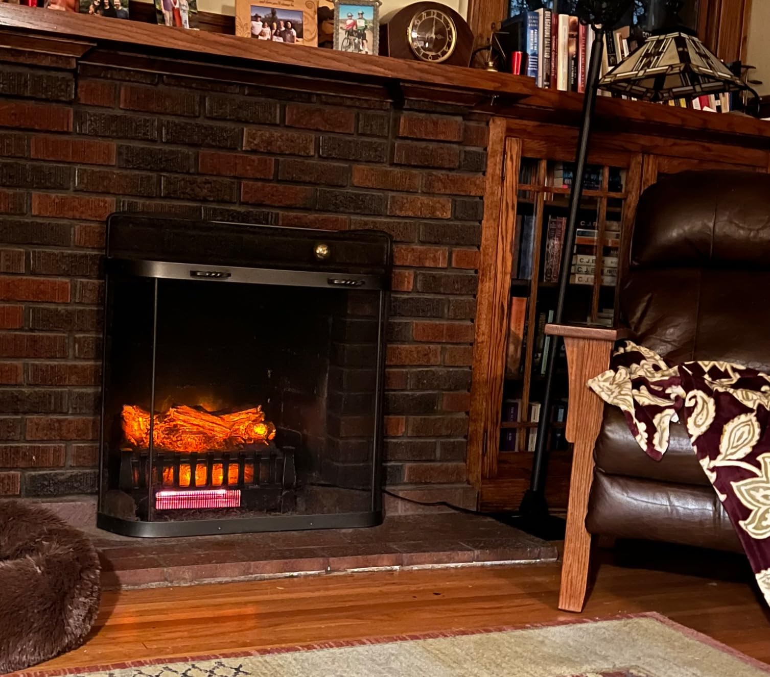 duraflame Electric Log Set 1,000 Sq Ft Infrared Heater, Faux Logs Insert with LED Flames for Existing Fireplaces, Crackling Sounds, Remote Control Included customer photo 1