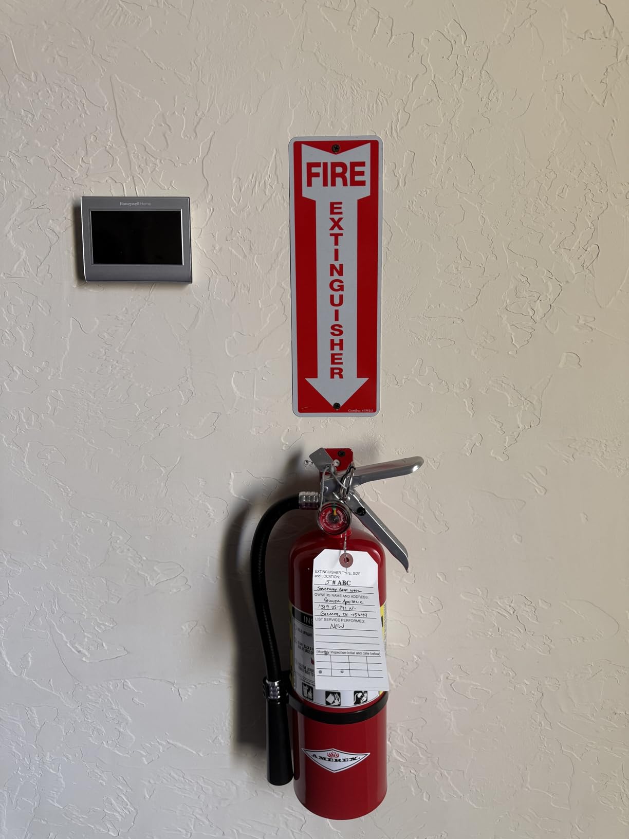 Amerex B456 10 lbs ABC Dry Chemical Fire Extinguisher with Wall Bracket customer photo 2