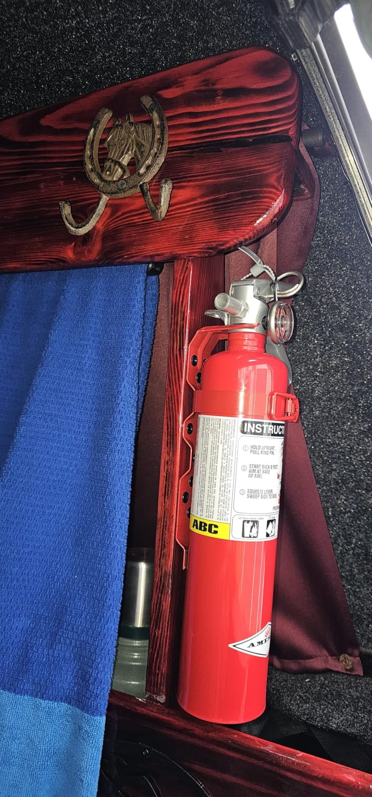 Amerex A411 20 lbs ABC Dry Chemical Fire Extinguisher with Wall Hanger customer photo 2