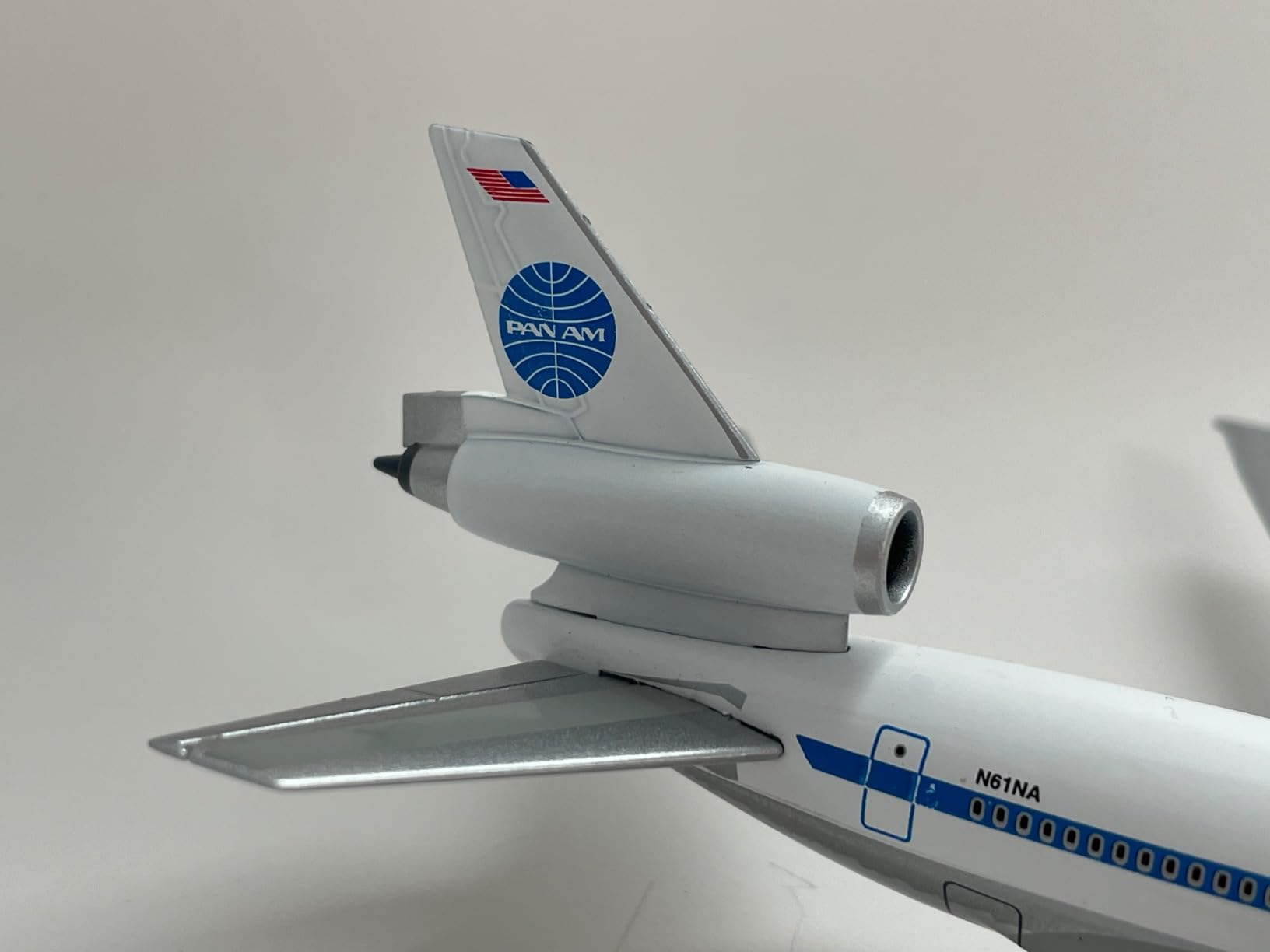 Pan Am DC-10 Model Airplane - 1:400 Scale Die-Cast Metal Collectible with Display Stand - Pan American World Airways Classic Livery customer photo 1