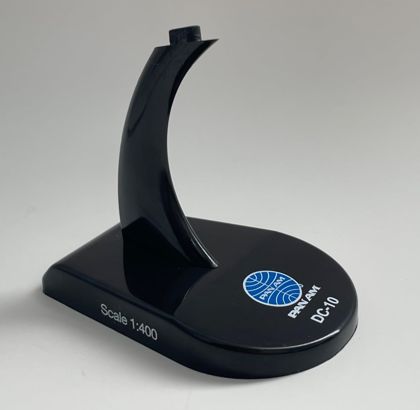 Pan Am DC-10 Model Airplane - 1:400 Scale Die-Cast Metal Collectible with Display Stand - Pan American World Airways Classic Livery customer photo 2