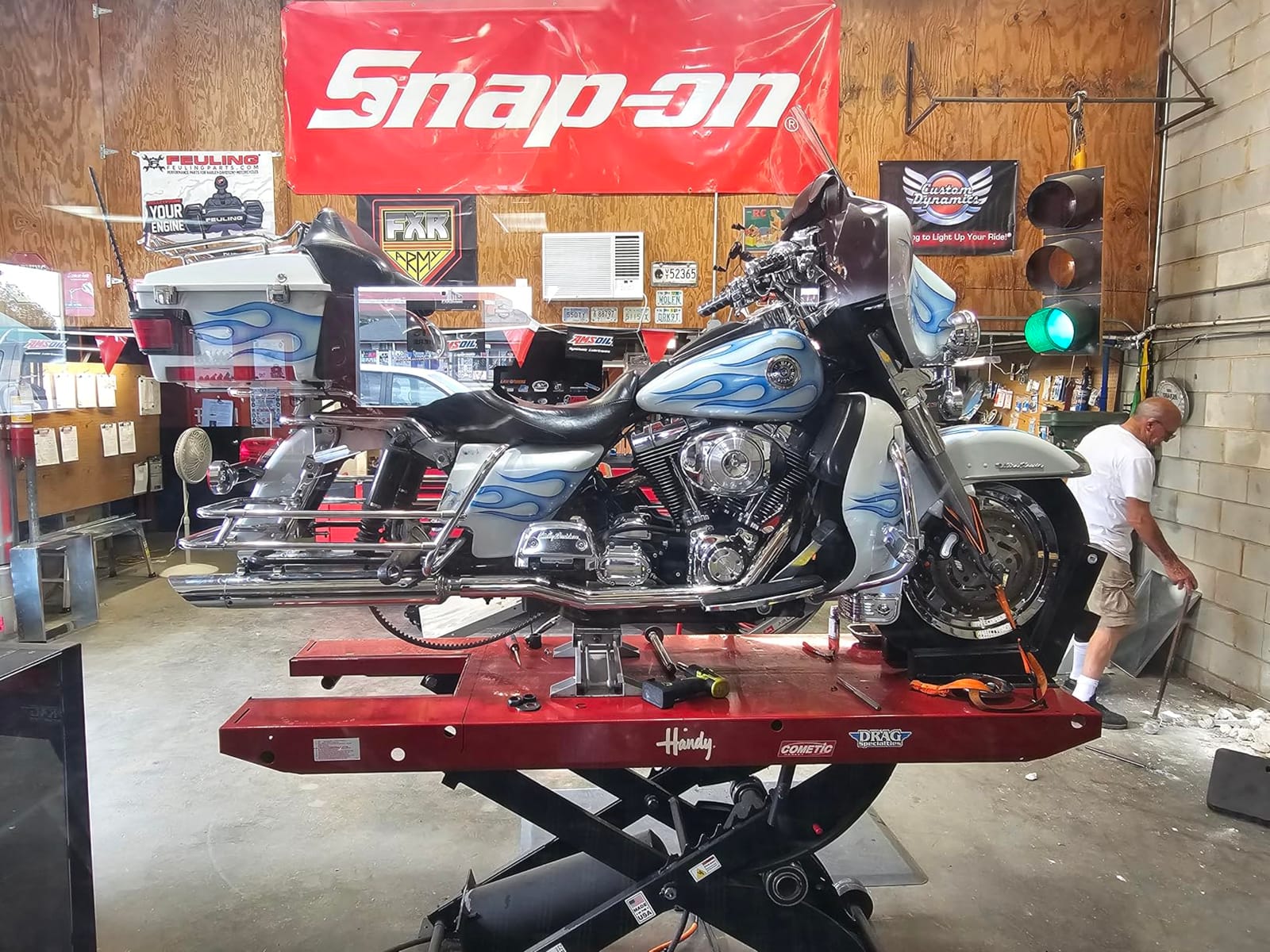 MICHELIN Commander III Touring Rear Tire - 180/65B-16 (81H) customer photo 2