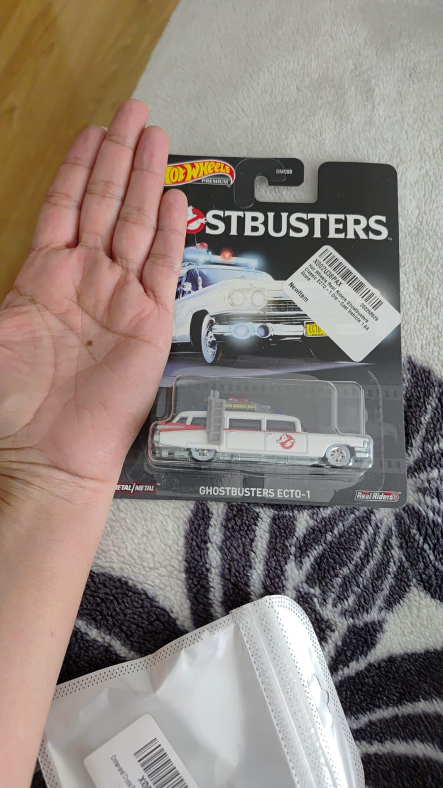 Hot Wheels Real Riders Ghostbusters Classic ECTO-1 Die-Cast Vehicle 1:64 Scale customer photo 2