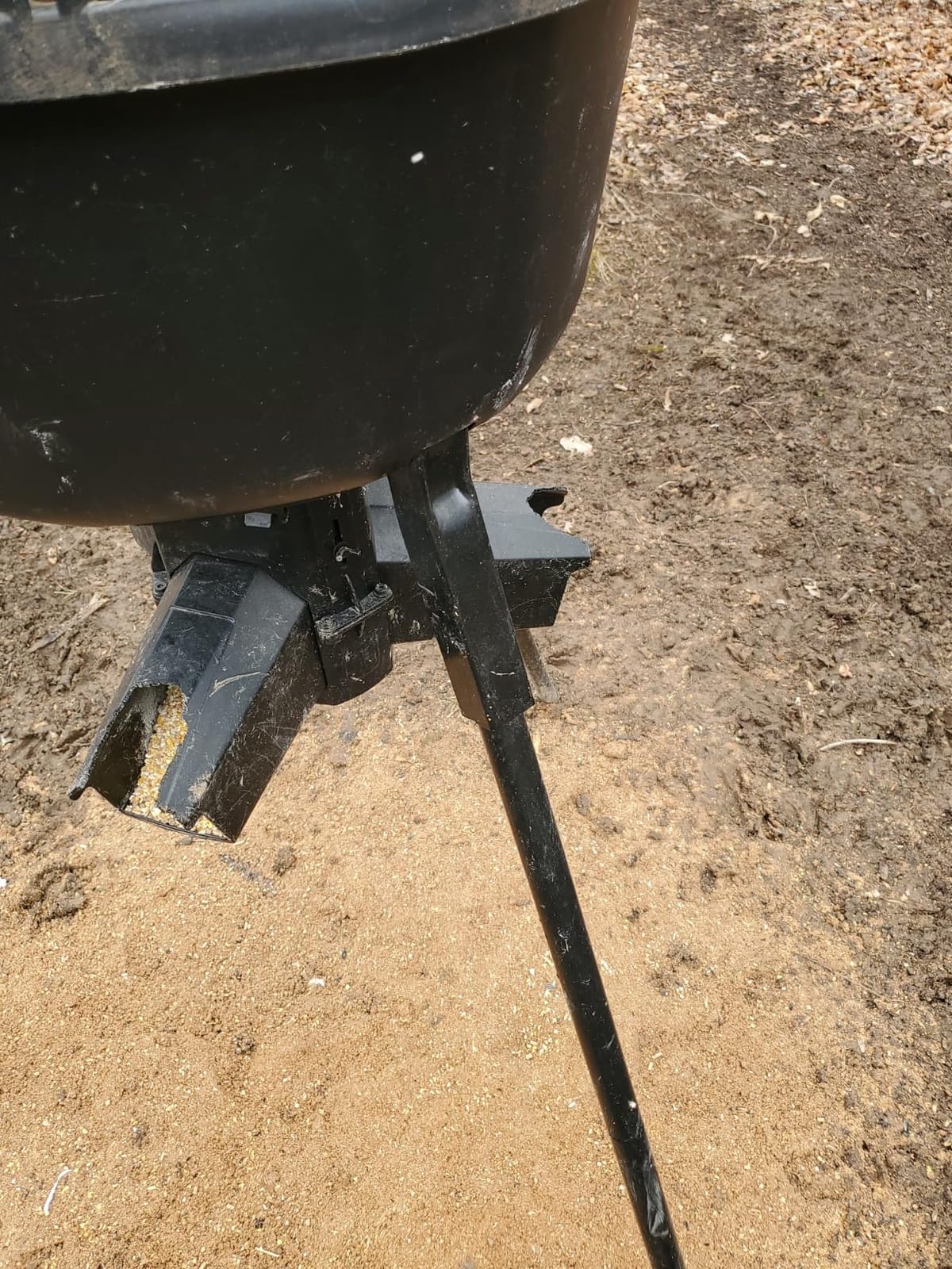American Hunter 30-Gallon Nesting Hopper Gravity Deer Feeder - Maintenance-Free Tripod Game Feeder customer photo 1