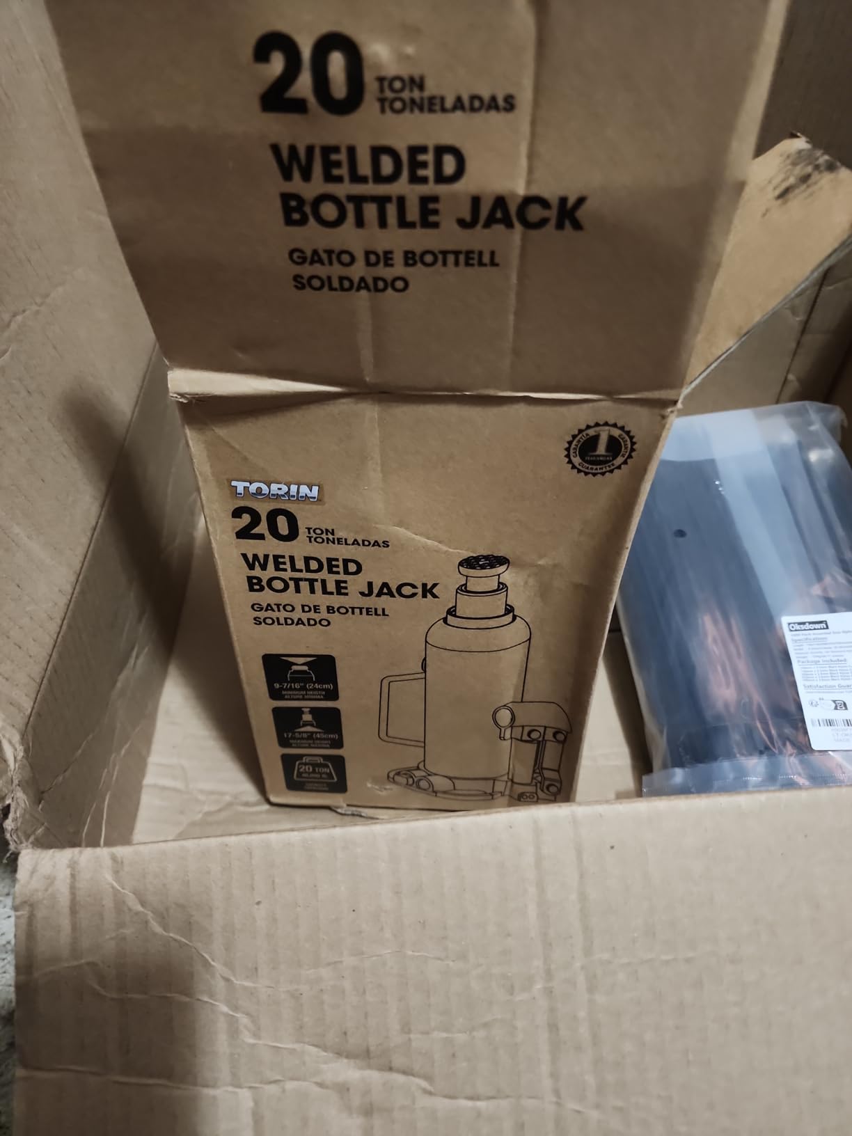 Torin 20 Ton (40,000 LBs) Capacity Hydraulic Welded Heavy Duty Bottle Jack, AT92003BB, Black customer photo 2