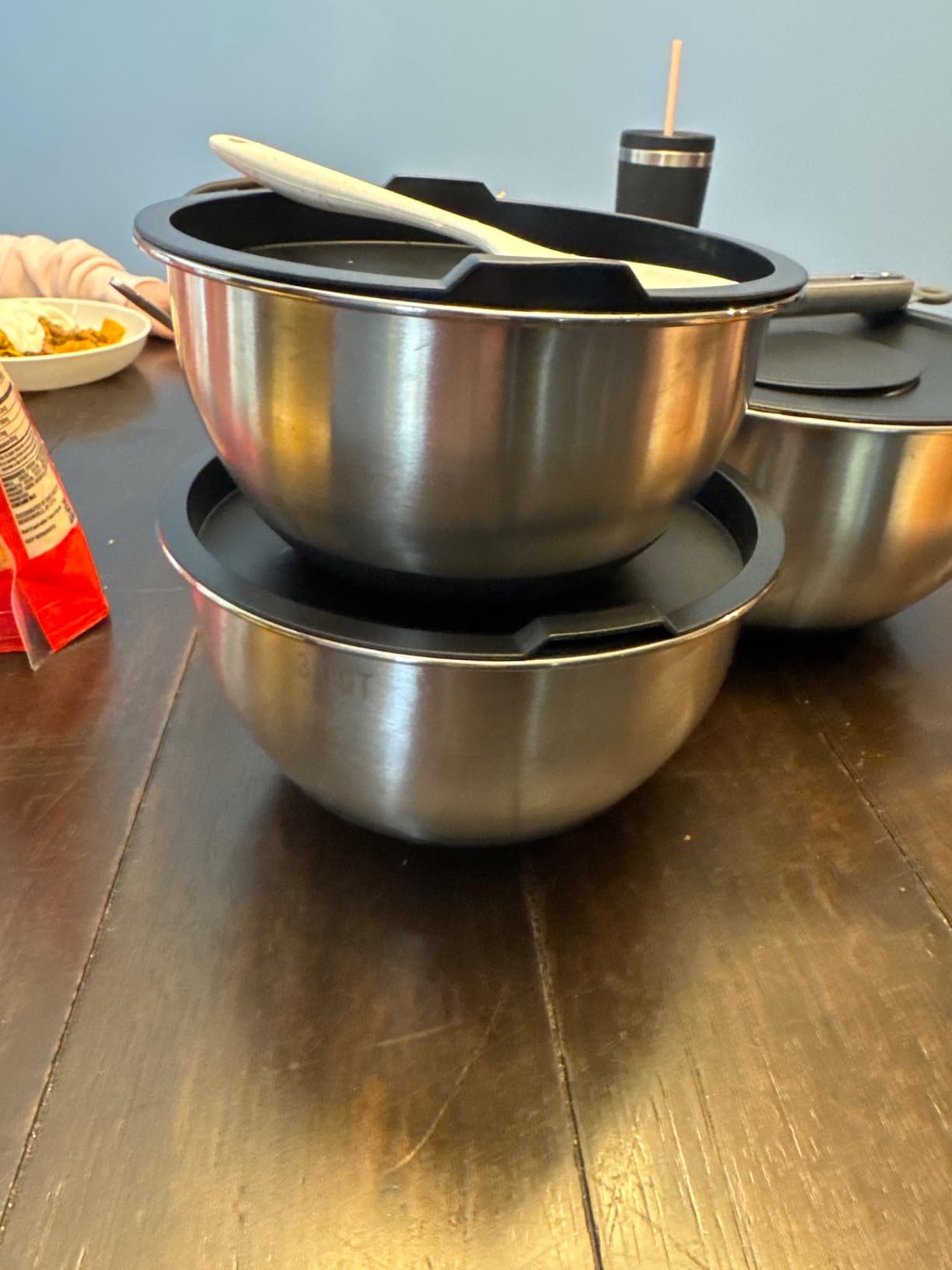 Wildone Mixing Bowls with Airtight Lids Set, 5PCS Stainless Steel Nesting Bowls with Grater Attachments & Non-Slip Bottoms, Size 5, 3, 2, 1.5, 0.63 QT, Great for Mixing & Serving, Khaki customer photo 1