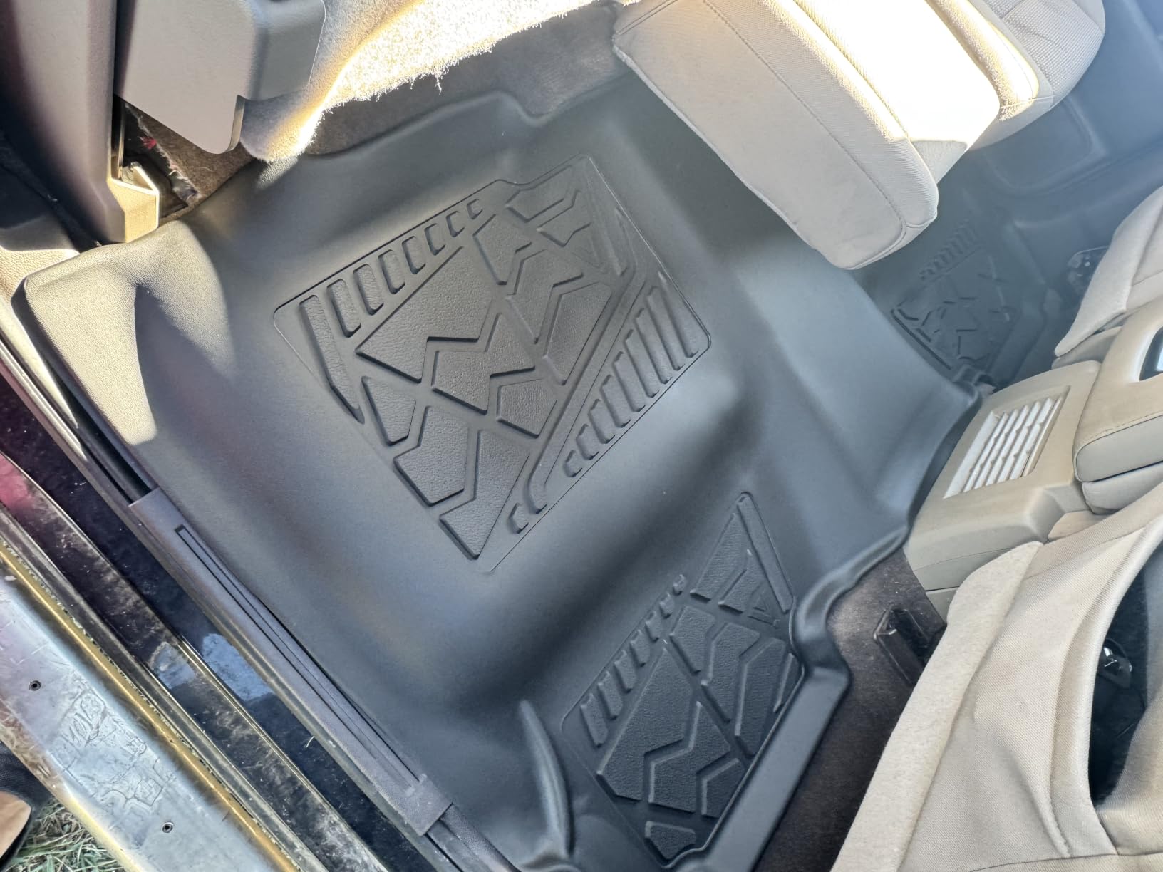 LASFIT Floor Mats for Chevy Silverado/GMC Sierra 1500 2019-2026 customer photo 2