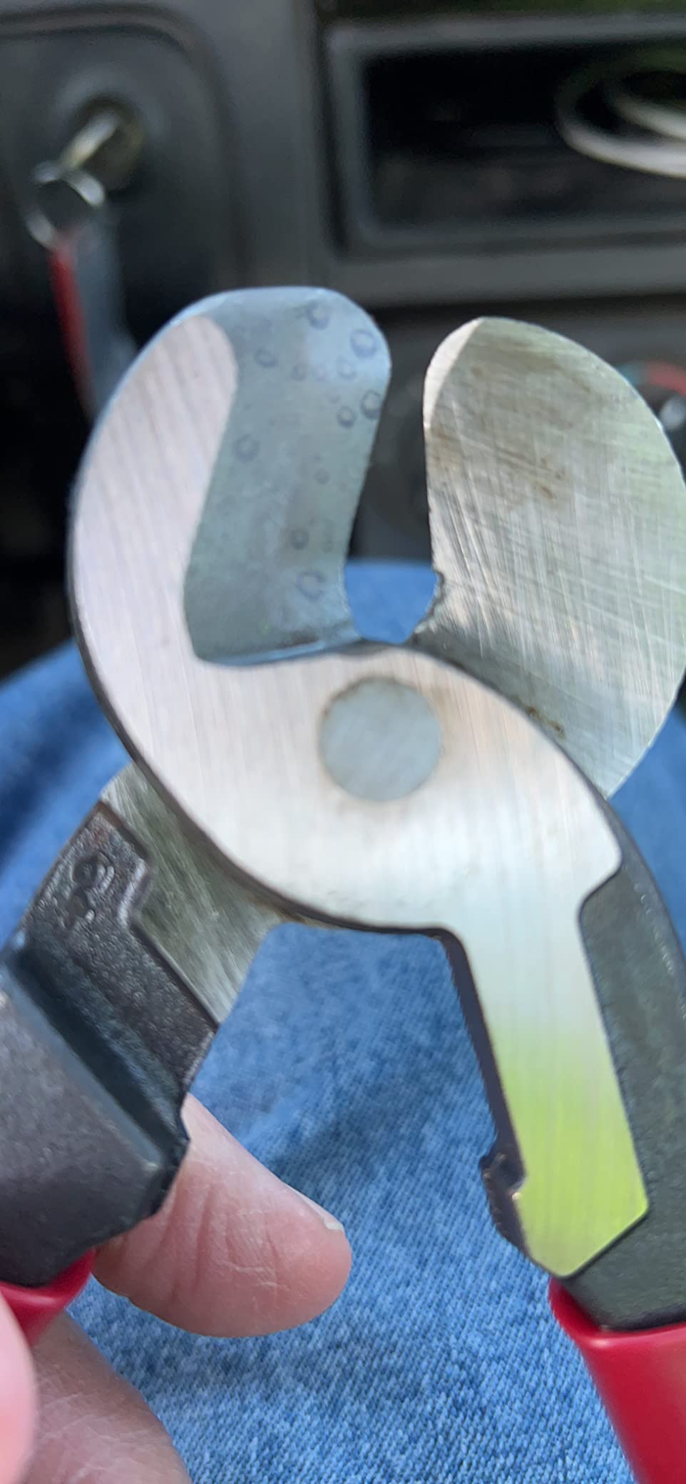 Klein Tools 63225 Cable Cutter, Made in USA, 9-Inch High Leverage Cutter for Aluminum, Copper and Communication Cable customer photo 1